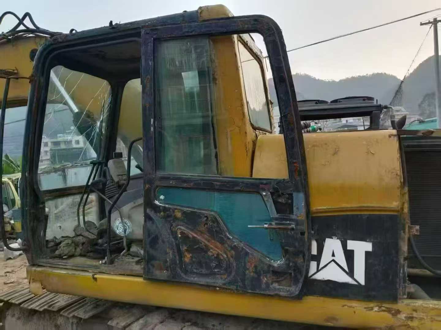 Used Caterpillar CT20 Excavator 2016 Model / 5
