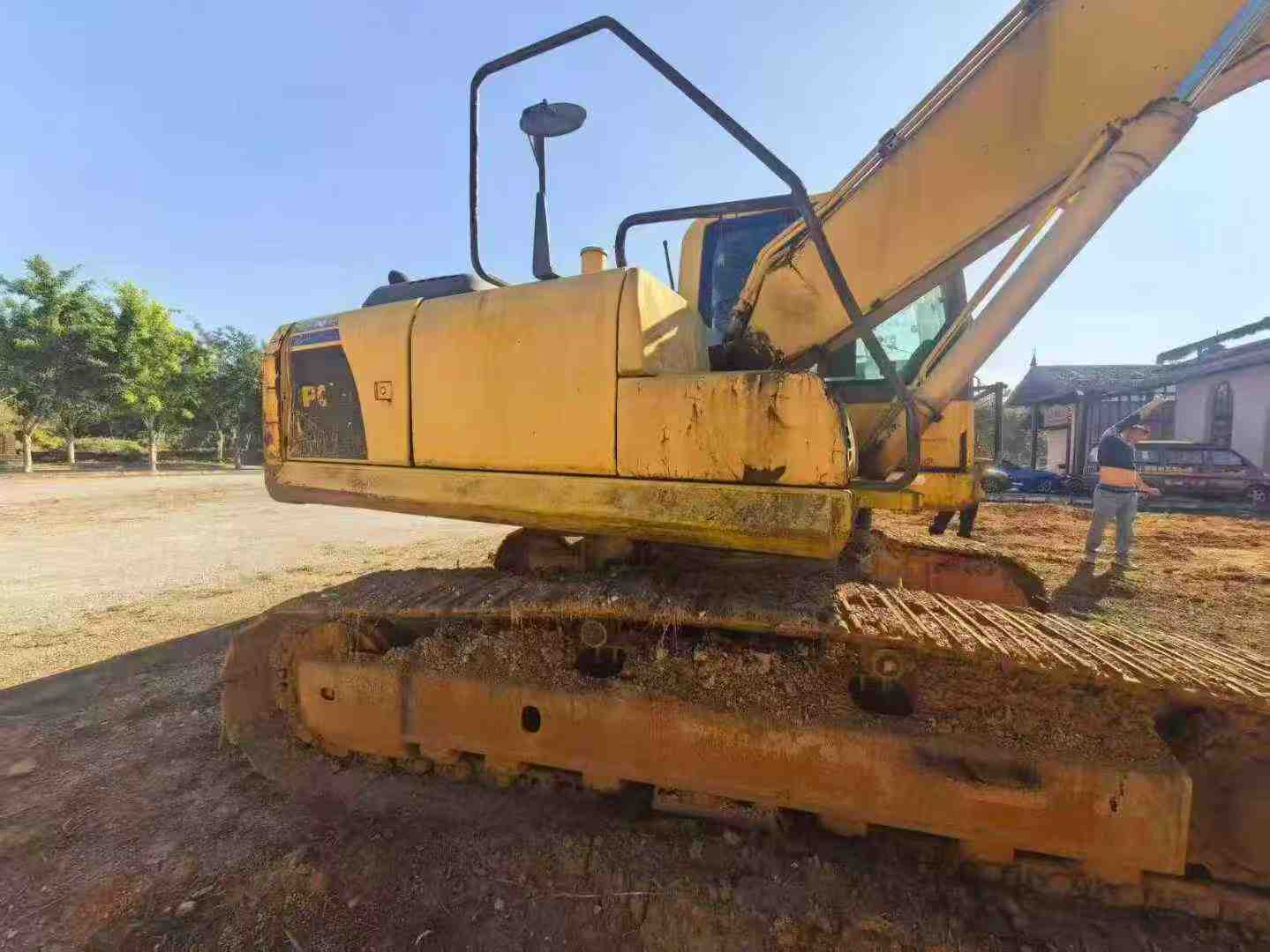 Used Komatsu PC200 Excavator 2012 Model / 4