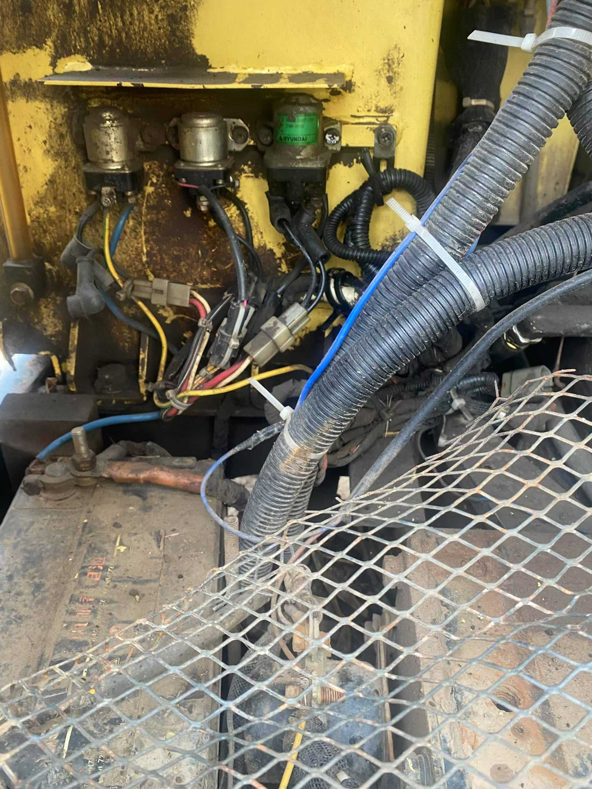 Used Hyundai R60-9 Excavator 2016 Model / 3