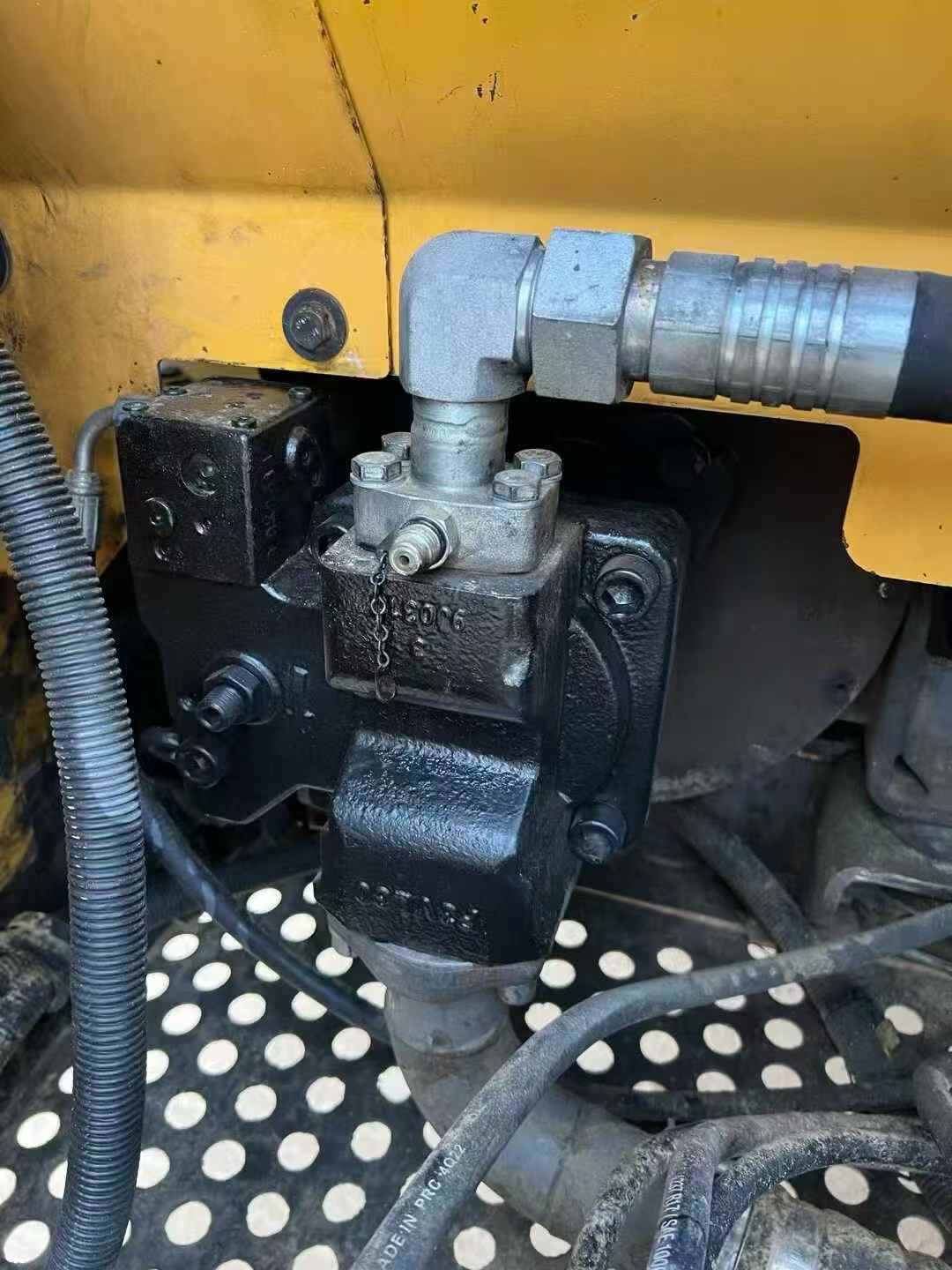 Used XCMG XE80 Excavator 2016 Model / 8