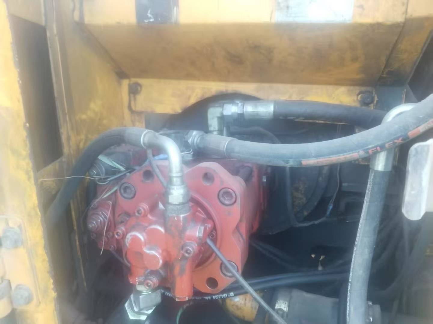 Used Hyundai R110-7 Excavator 2016 Model / 4