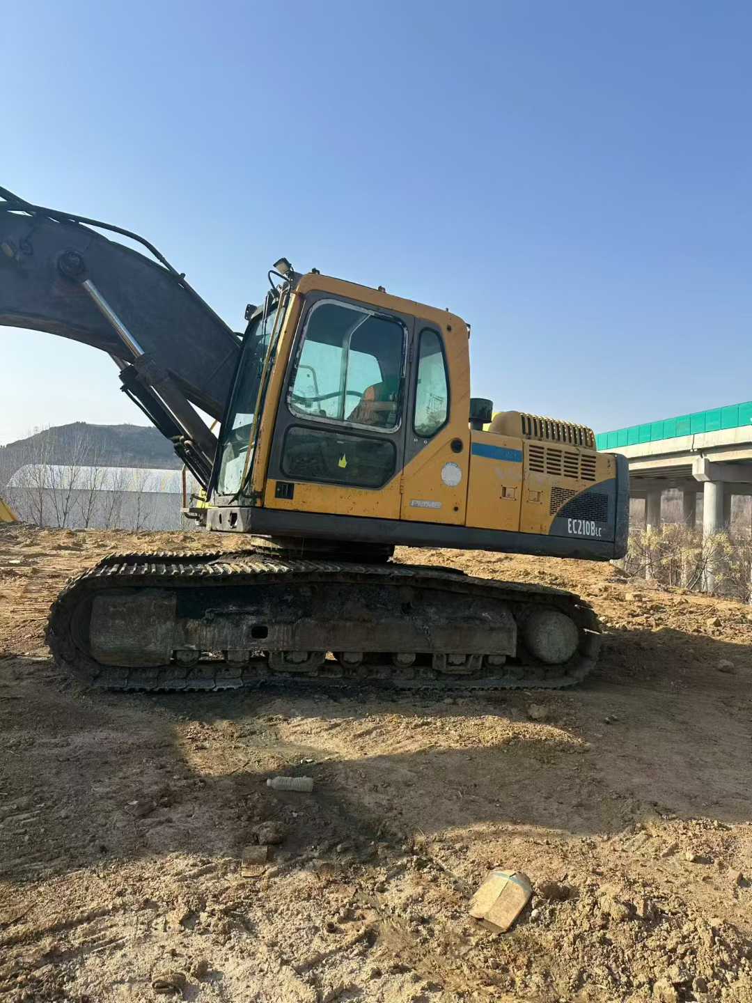 Used Volvo EW210C Excavator 2011 Model