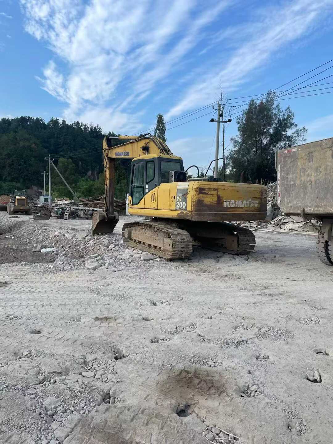 Used Komatsu PC200 Excavator 2016 Model / 2