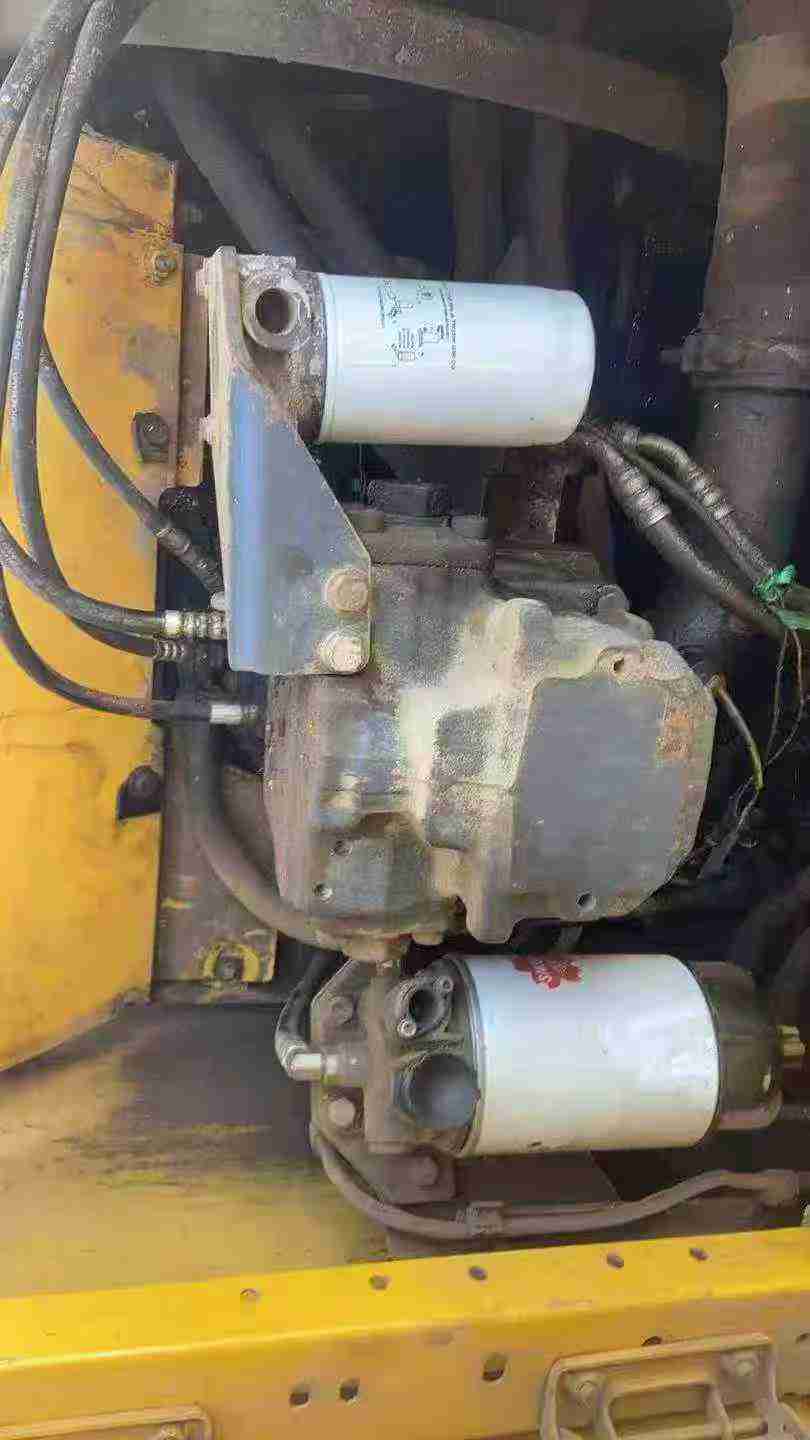 Used Komatsu PC200 Excavator 2014 Model / 8