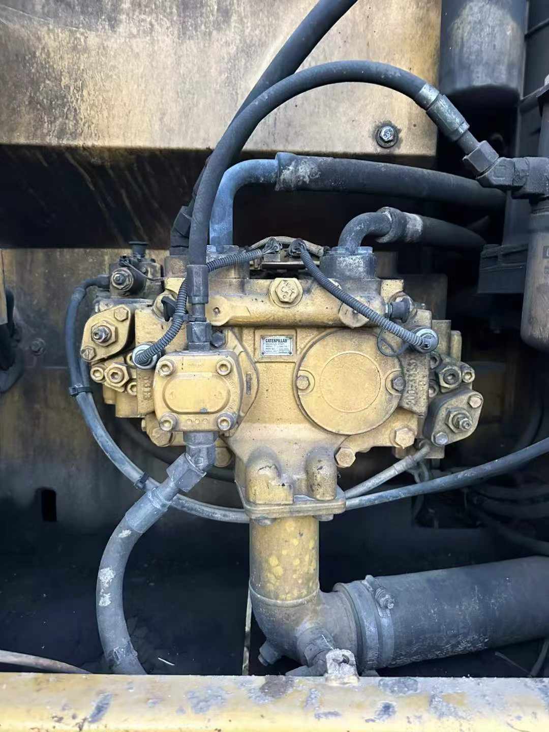 Used Caterpillar 320D Excavator 2010 Model / 5