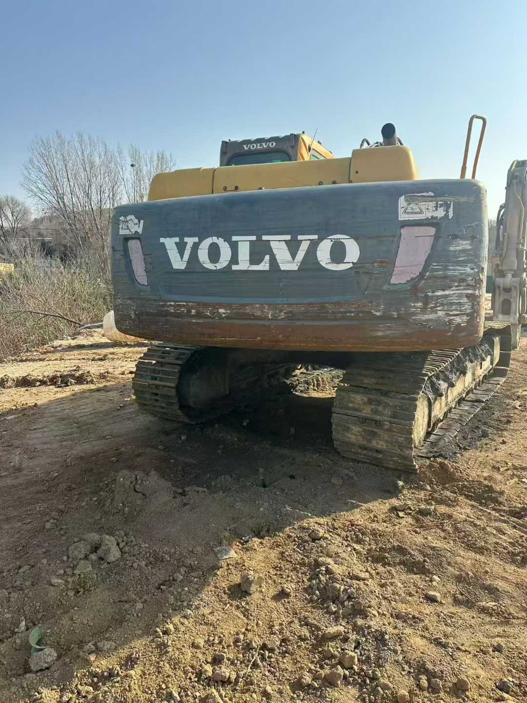 Used Volvo EW210C Excavator 2011 Model / 8