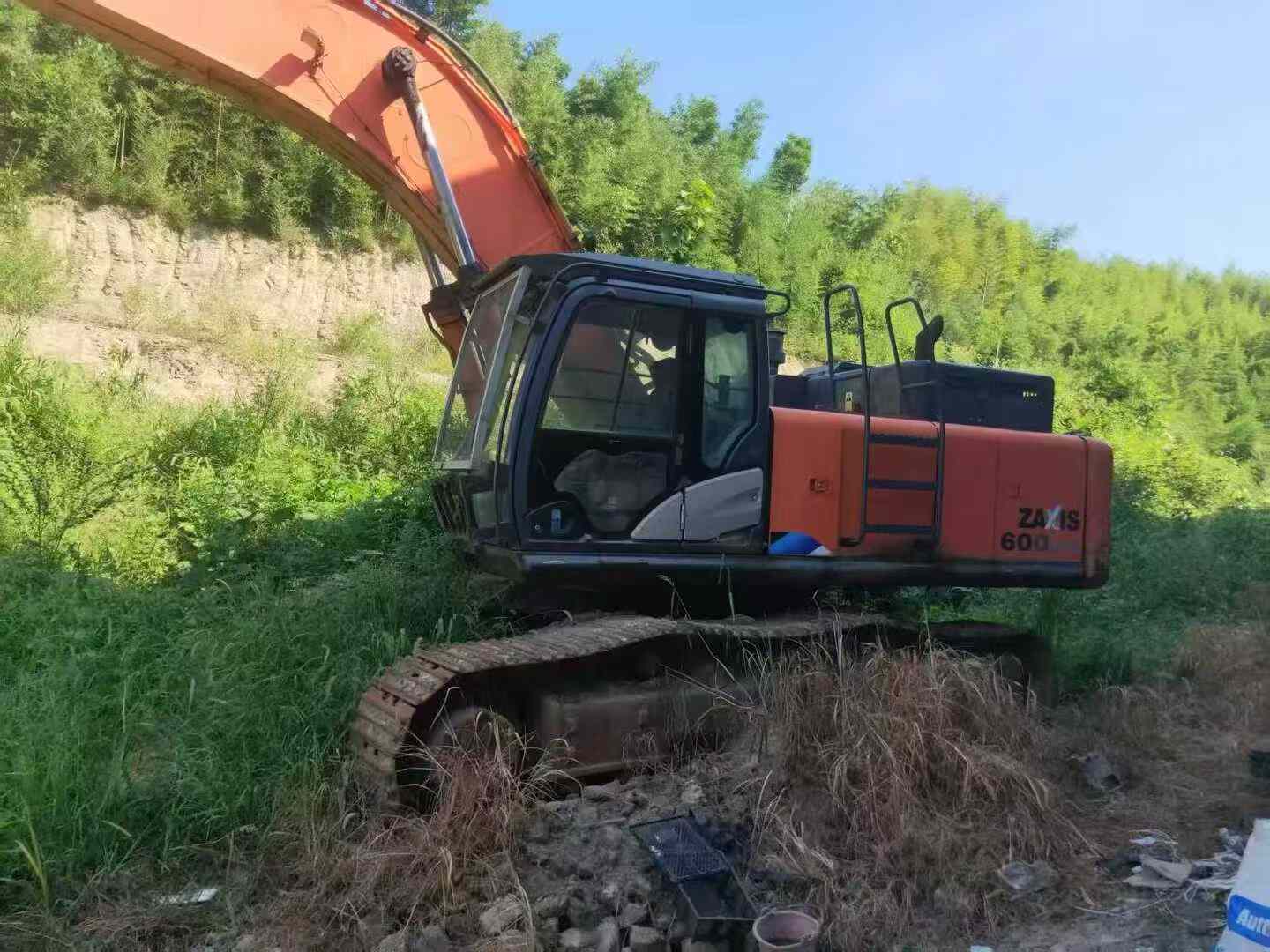 Used Hitachi EX90 Excavator 2016 Model / 3