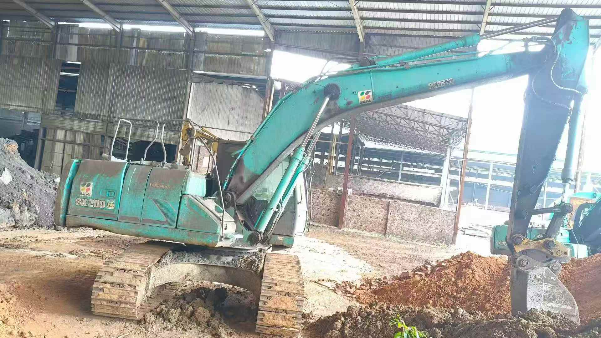 Used Kobelco SK200 Excavator 2016 Model / 2