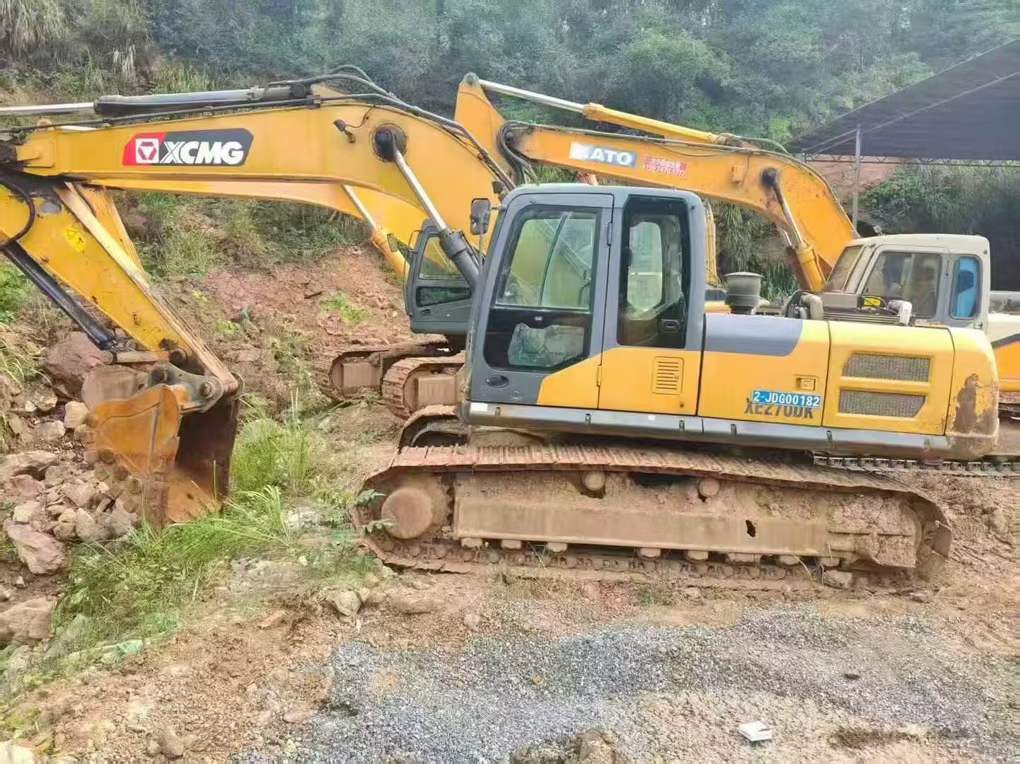 Used XCMG XE270GK Excavator 2020 Model / 4