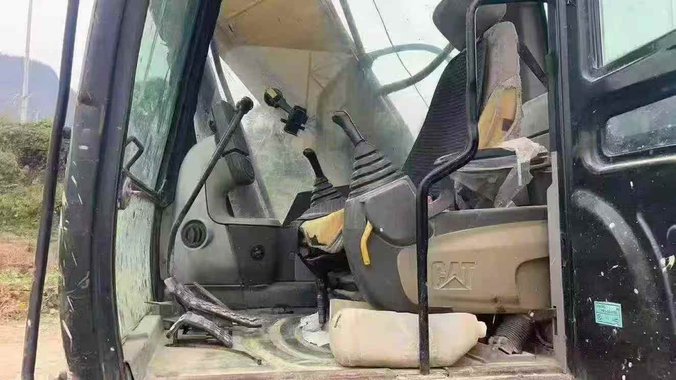 Used Caterpillar 323 Excavator 2016 Model / 5