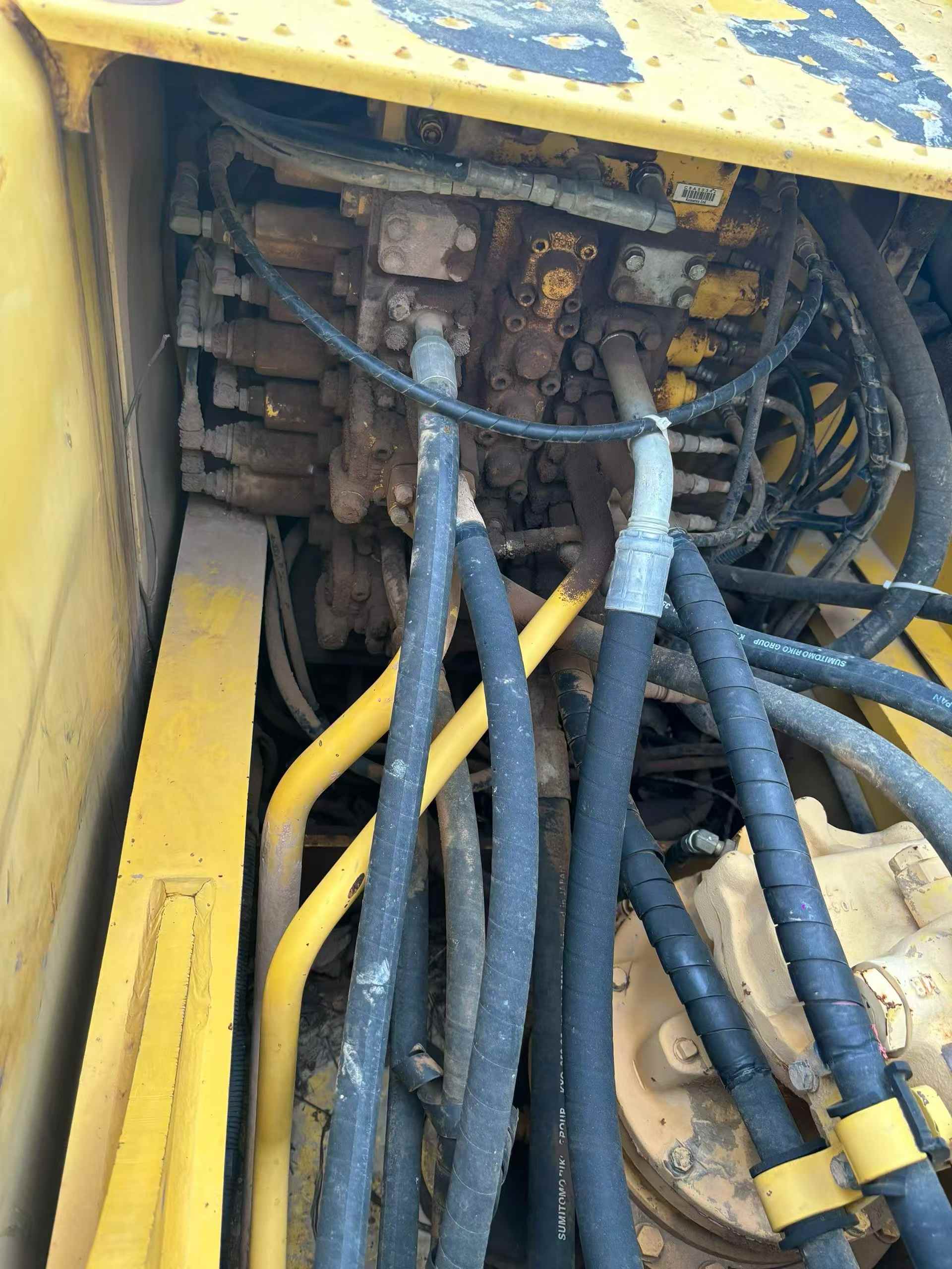 Used Komatsu PC210 Excavator 2016 Model / 3