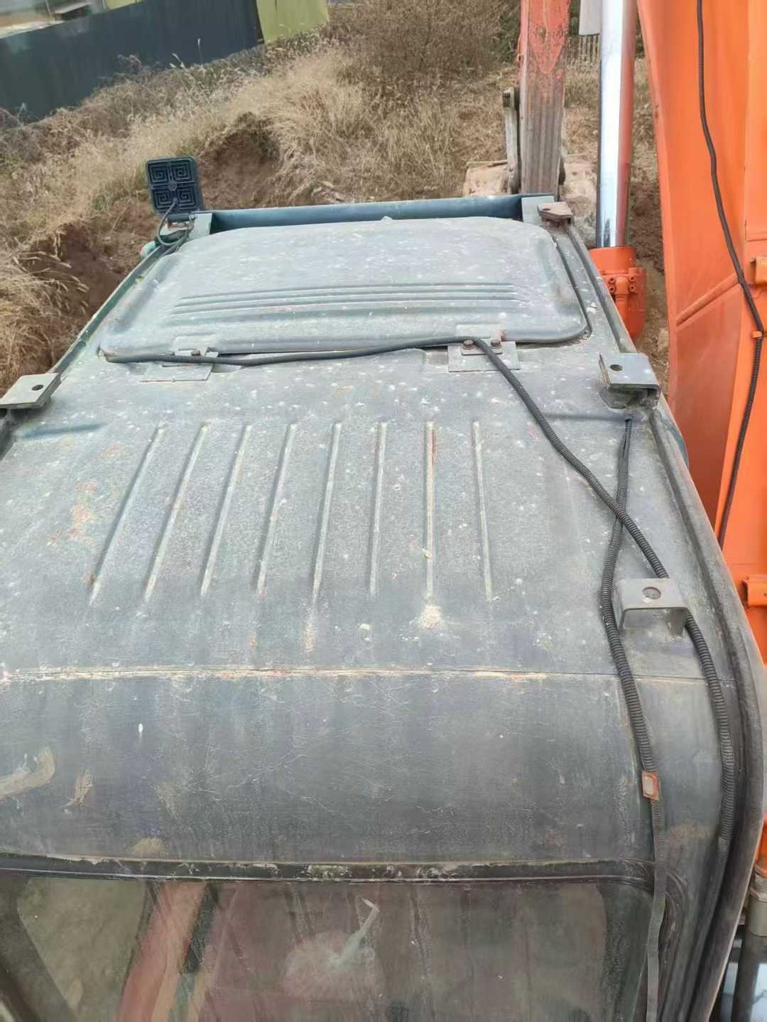 Used Hitachi ZX210H Excavator 2013 Model / 3