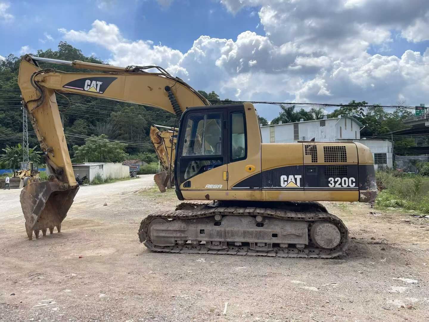 Used Caterpillar 320C Excavator 2016 Model / 5