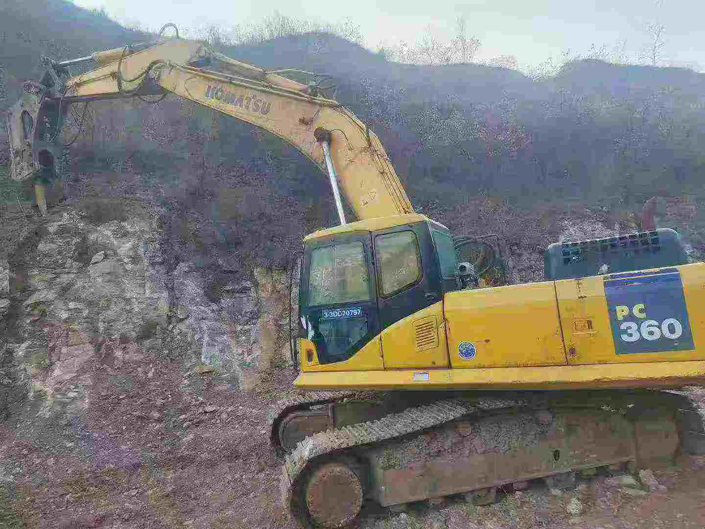 Used Komatsu PC60-7 Excavator 2012 Model / 4