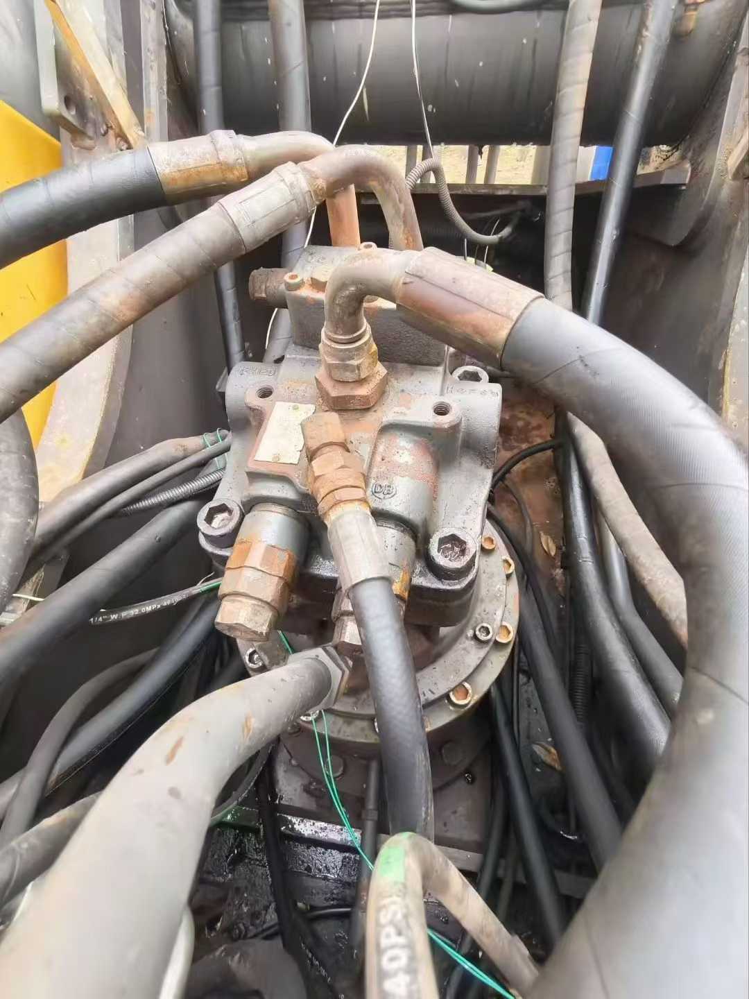 Used Volvo EC210 Heavy Duty Excavator 2013 Model / 5