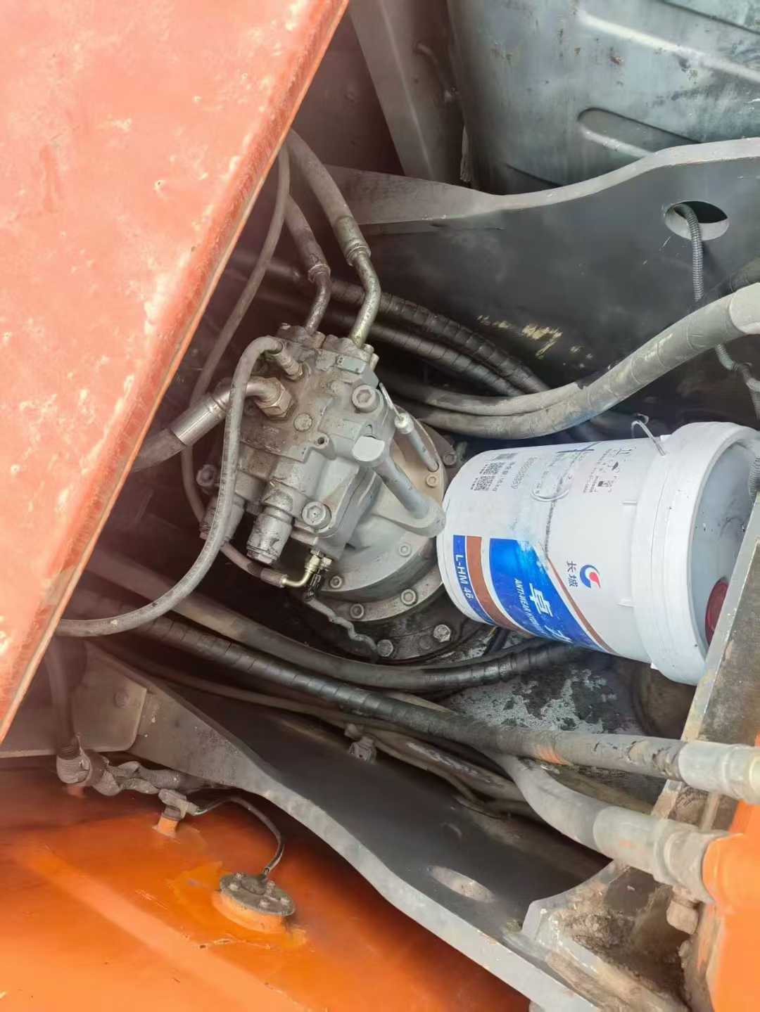 Used Hitachi ZX210H Excavator 2013 Model / 7