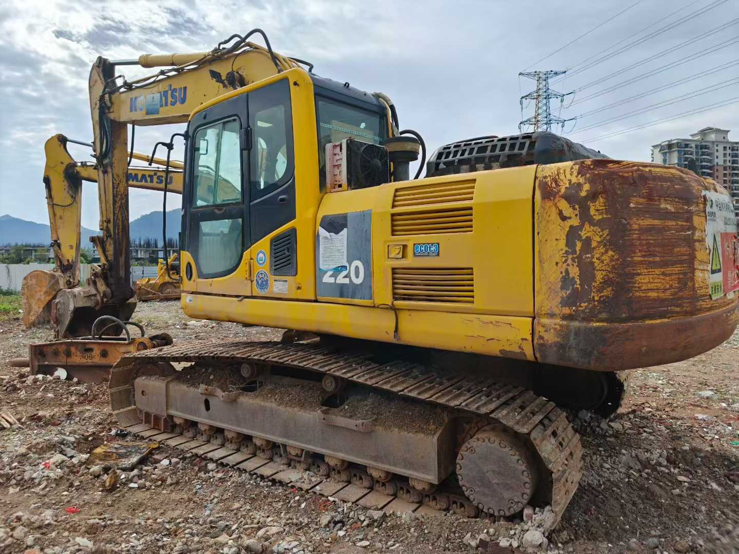 Used Komatsu PC220-8 Excavator 2016 Model