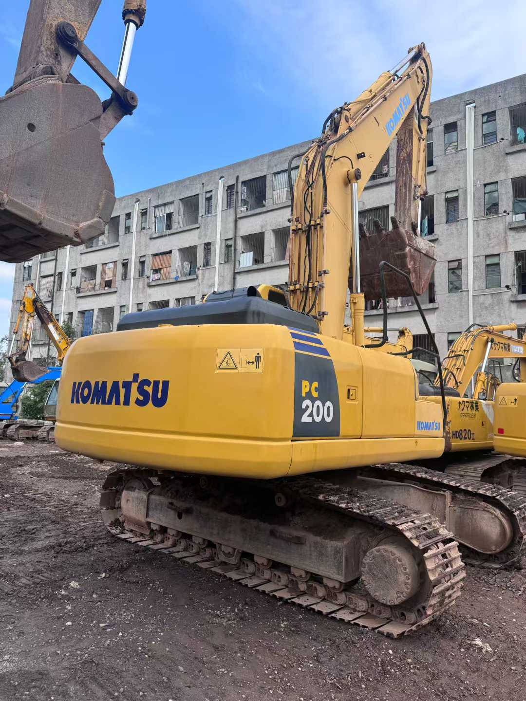 Used Komatsu PC200-8 Excavator 2016 Model / 3