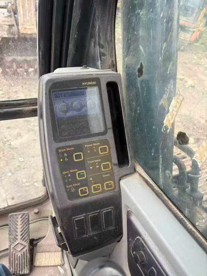 Used Hyundai R215VSN Excavator 2018 Model / 8