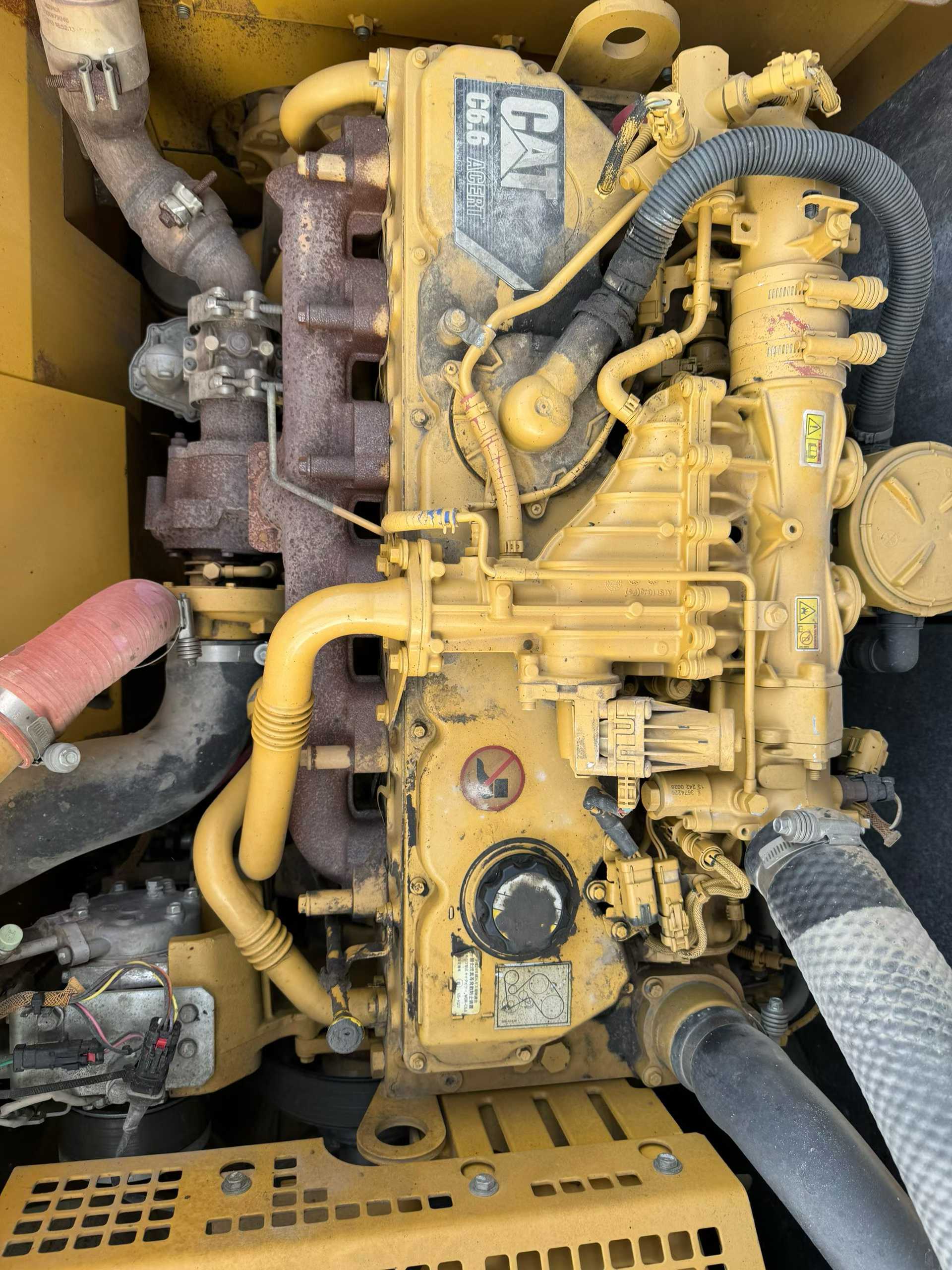 Used Caterpillar 320E Excavator 2016 Model / 3