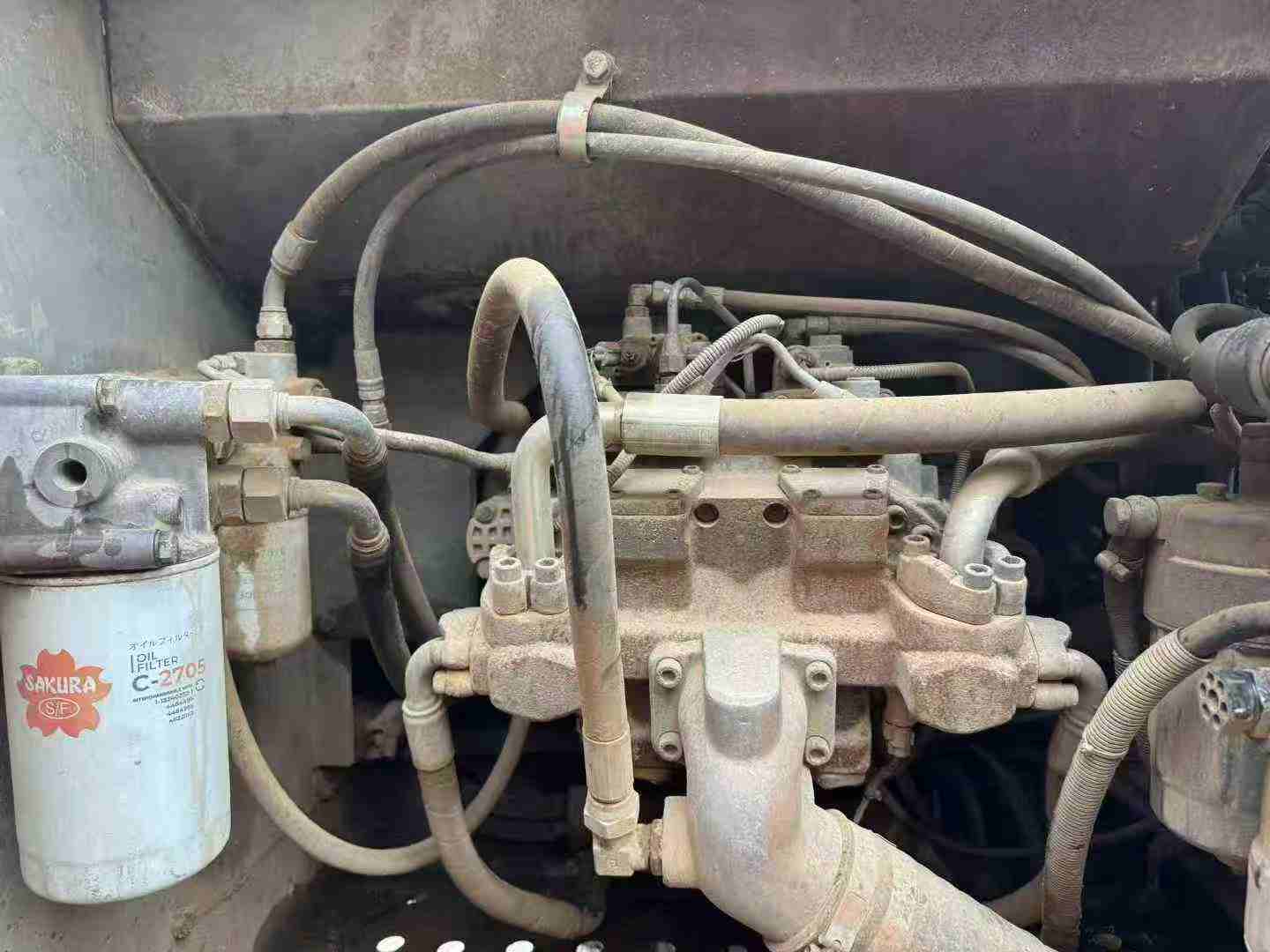 Used Hitachi ZAXIS200 Excavator 2010 Model / 8