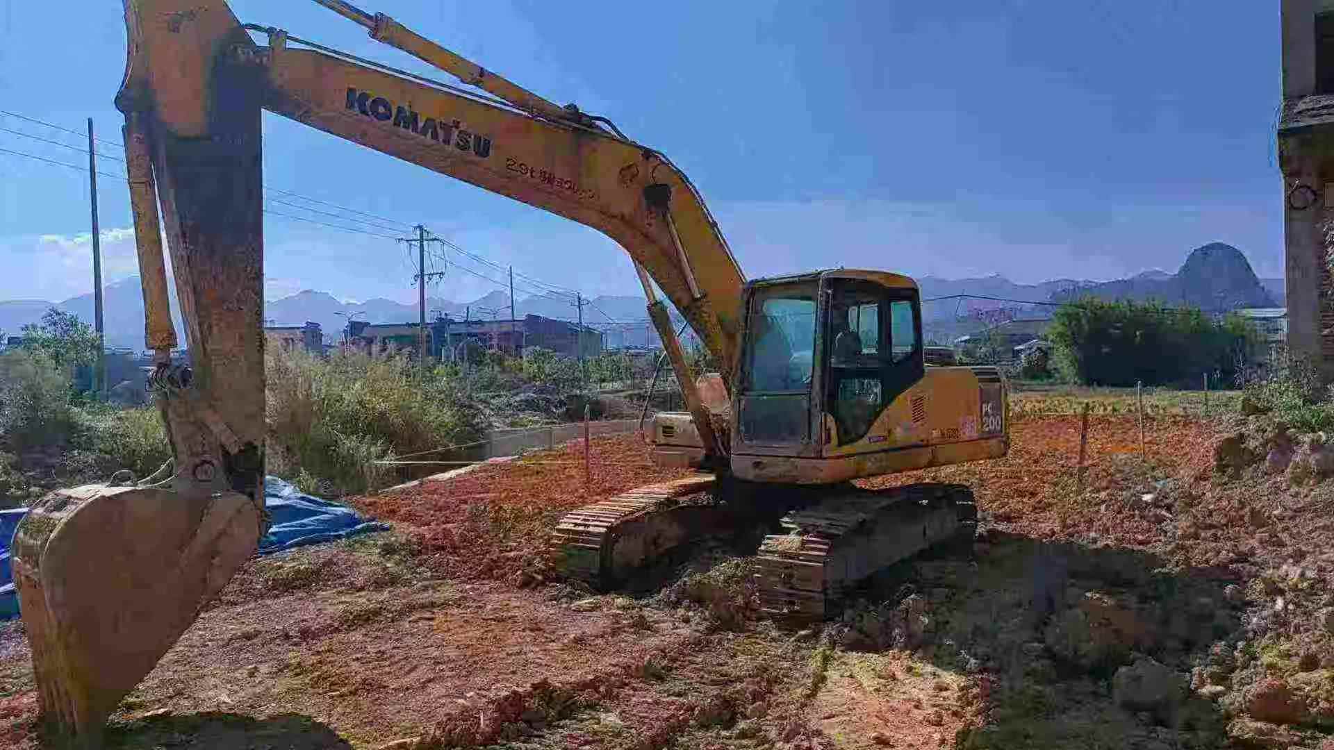 Used Komatsu PW200-7 Excavator 2016 Model / 2