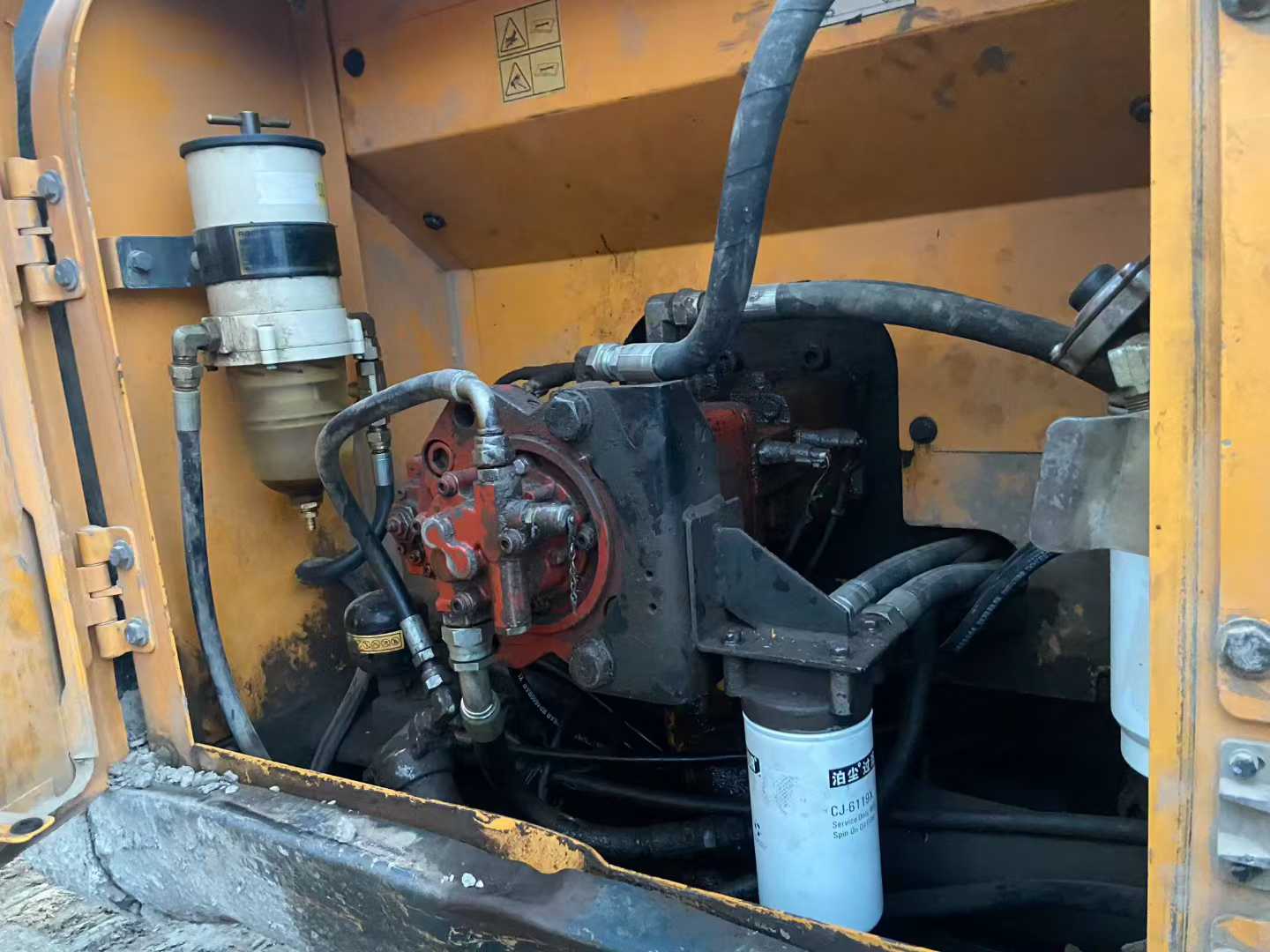 Used Hyundai R215VS Excavator 2017 Model / 3