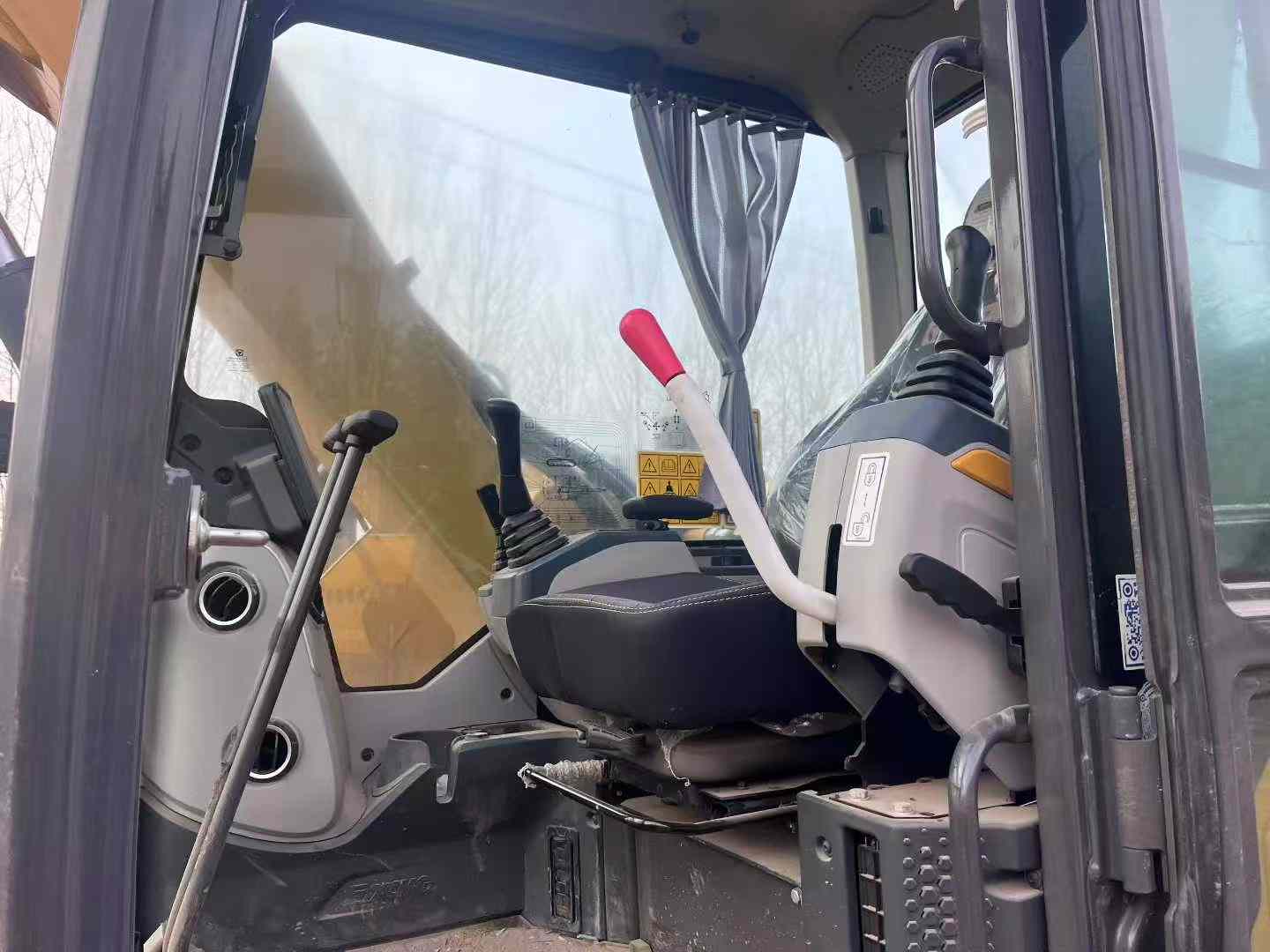 Used XCMG XE75WD Excavator 2025 Model / 7