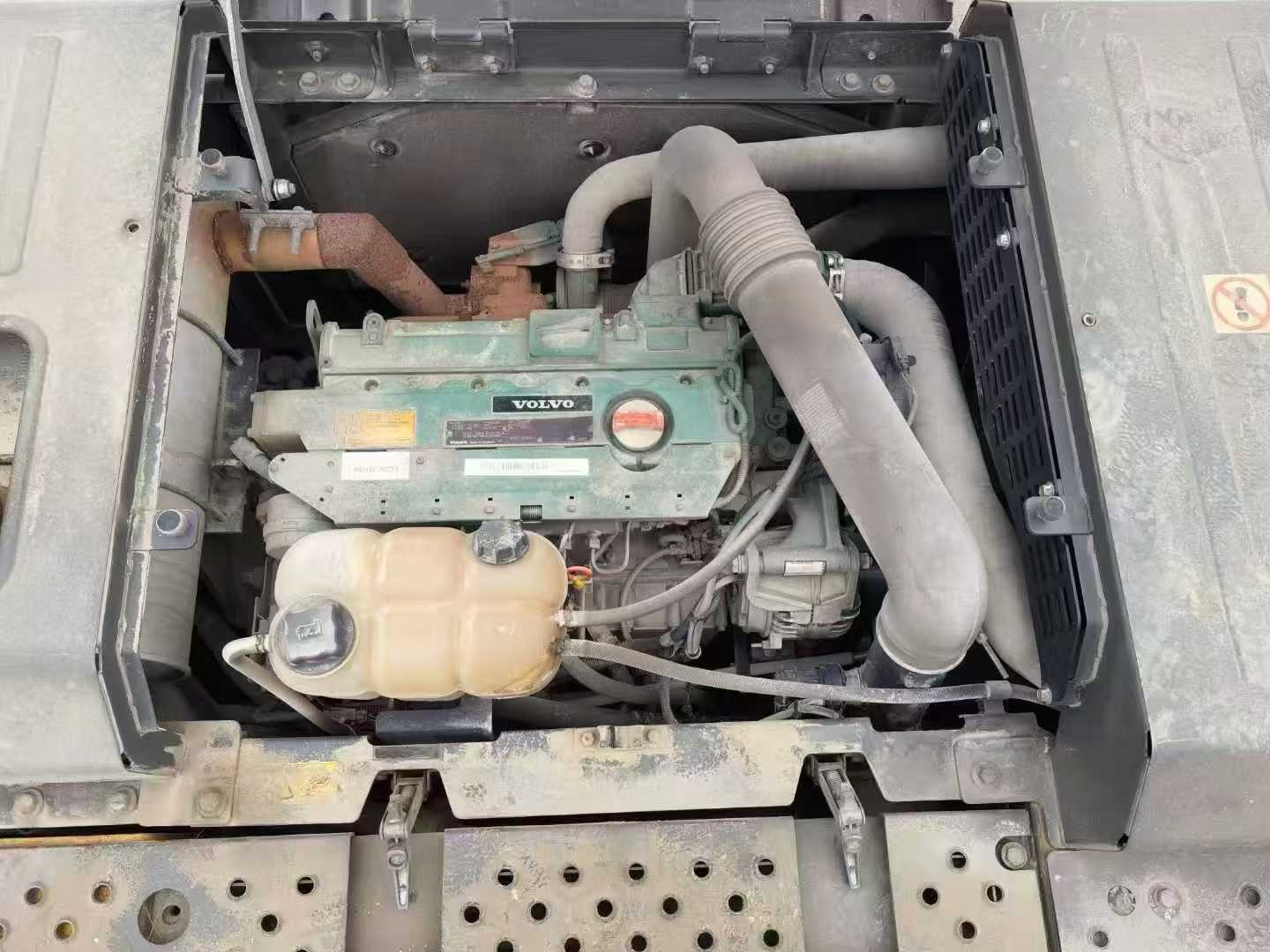 Used Volvo EC200 Excavator 2019 Model / 6