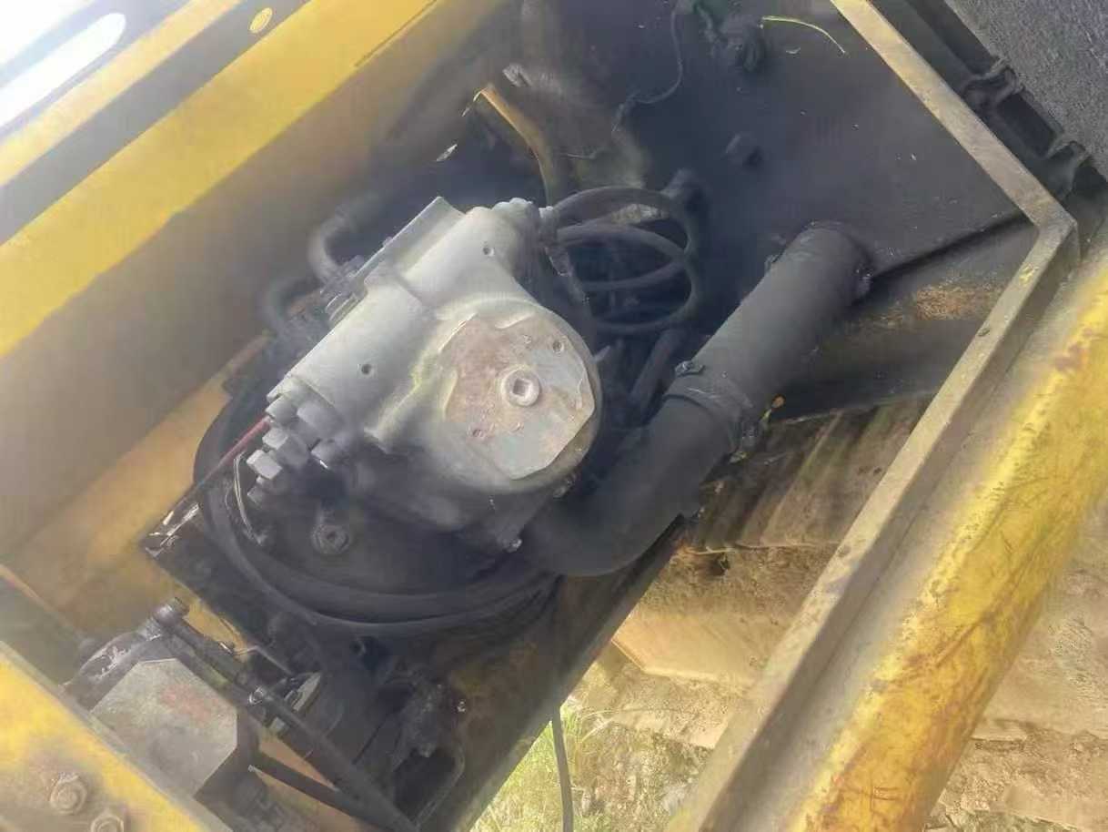 Used Komatsu PC200-6 Excavator 2016 Model / 4