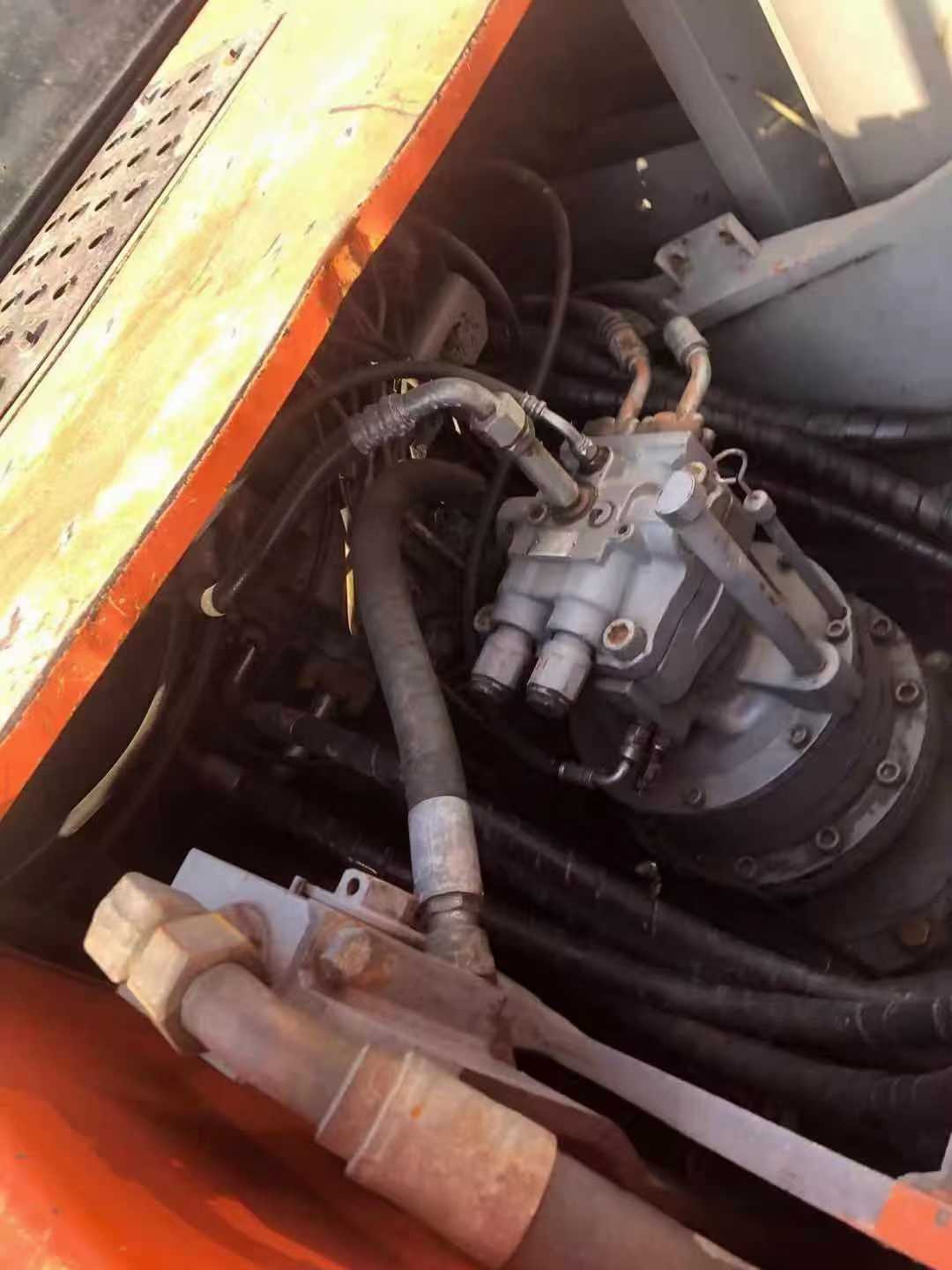 Used Hitachi ZAXIS200 Excavator 2006 Model / 4