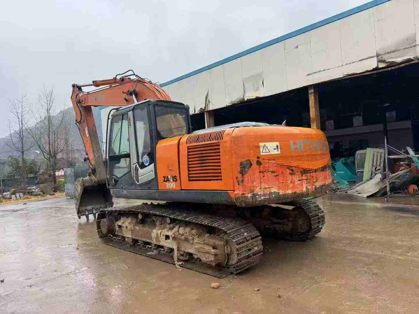Used Hitachi ZAXIS200 Excavator 2010 Model
