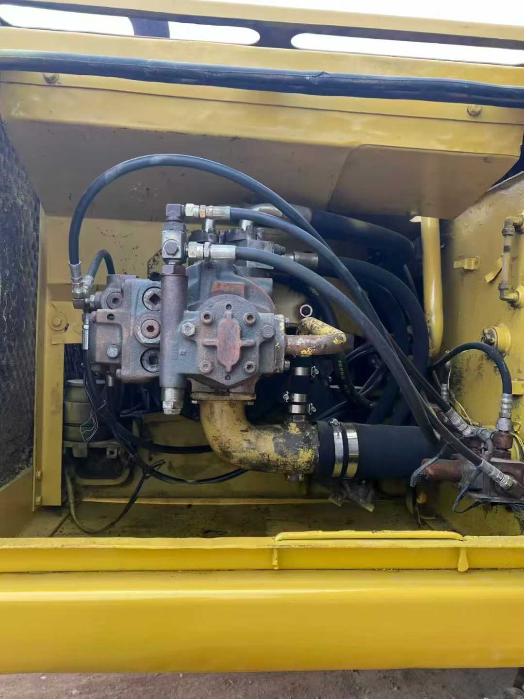 Used Komatsu PC200-6 Excavator 2016 Model / 7