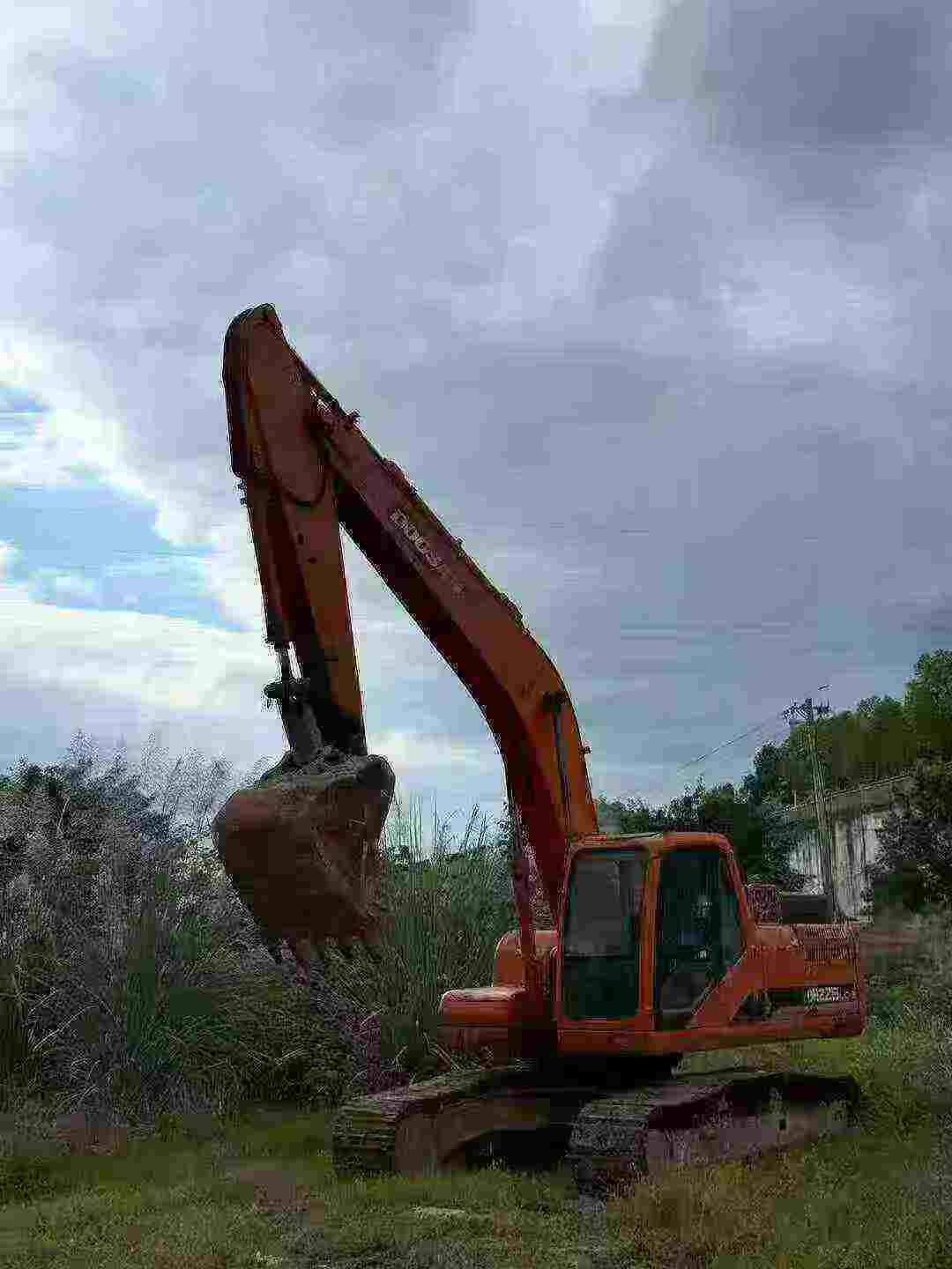 Used Doosan DH220 Excavator 2015 Model / 3