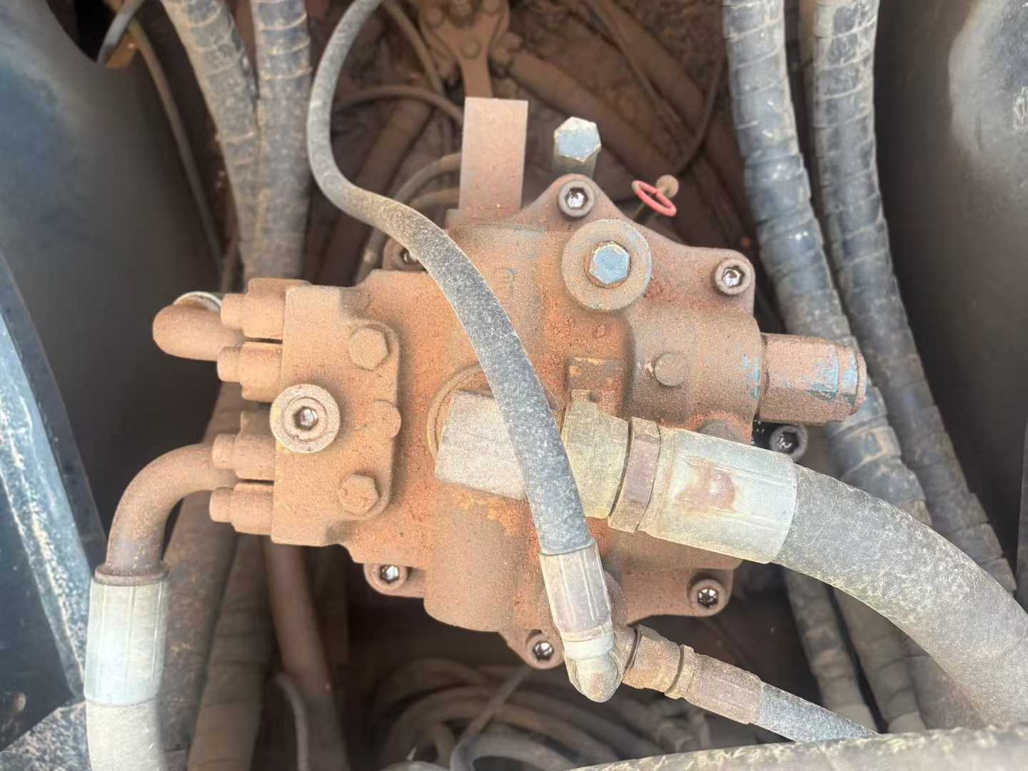 Used Hyundai R385LVS Excavator 2013 Model / 7