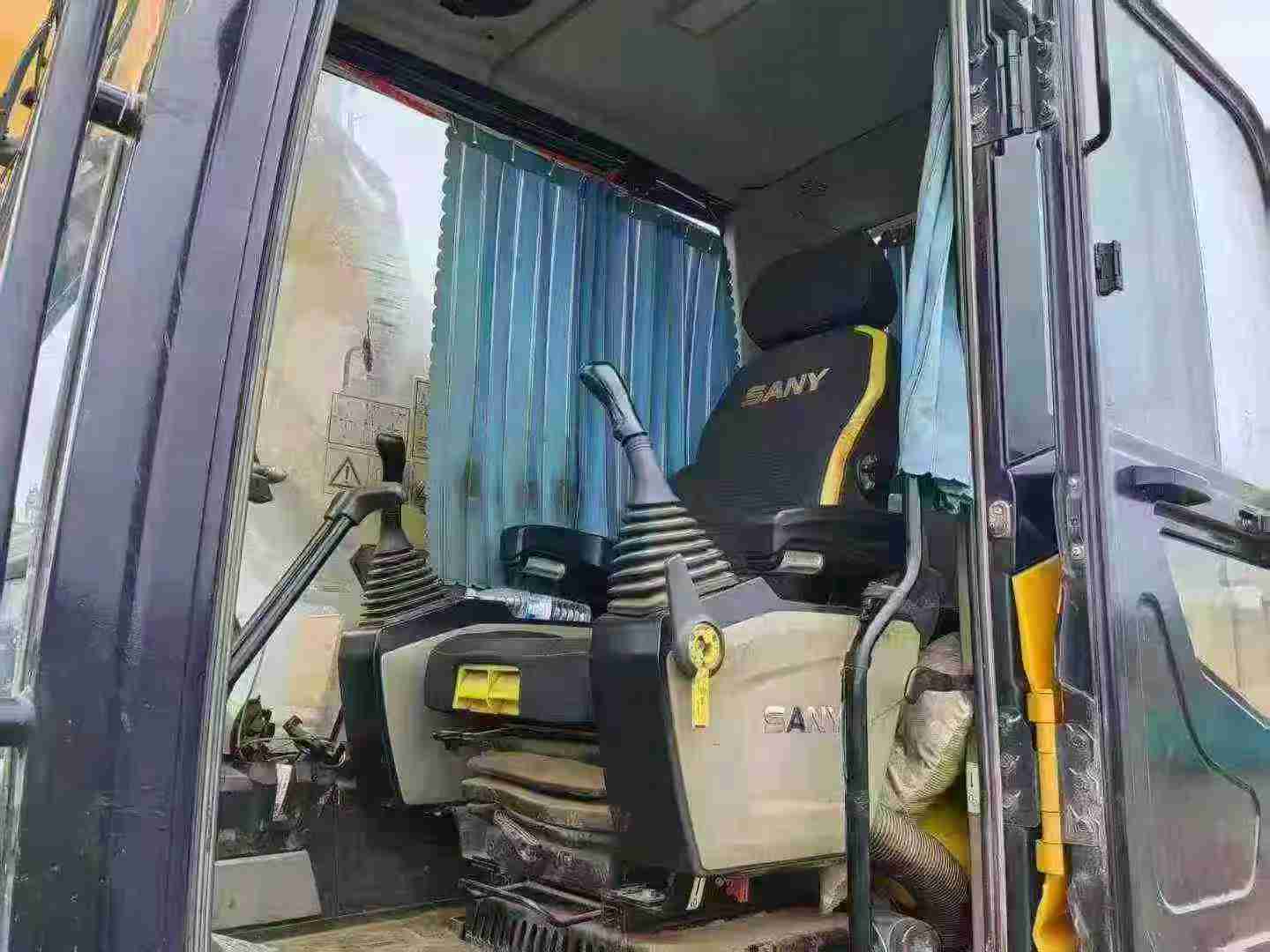 Used Sany SY205H Excavator 2022 Model / 4