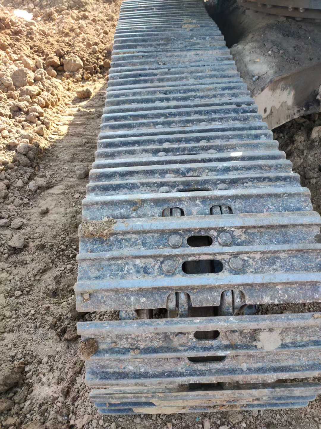 Used Volvo EW210C Excavator 2016 Model / 3