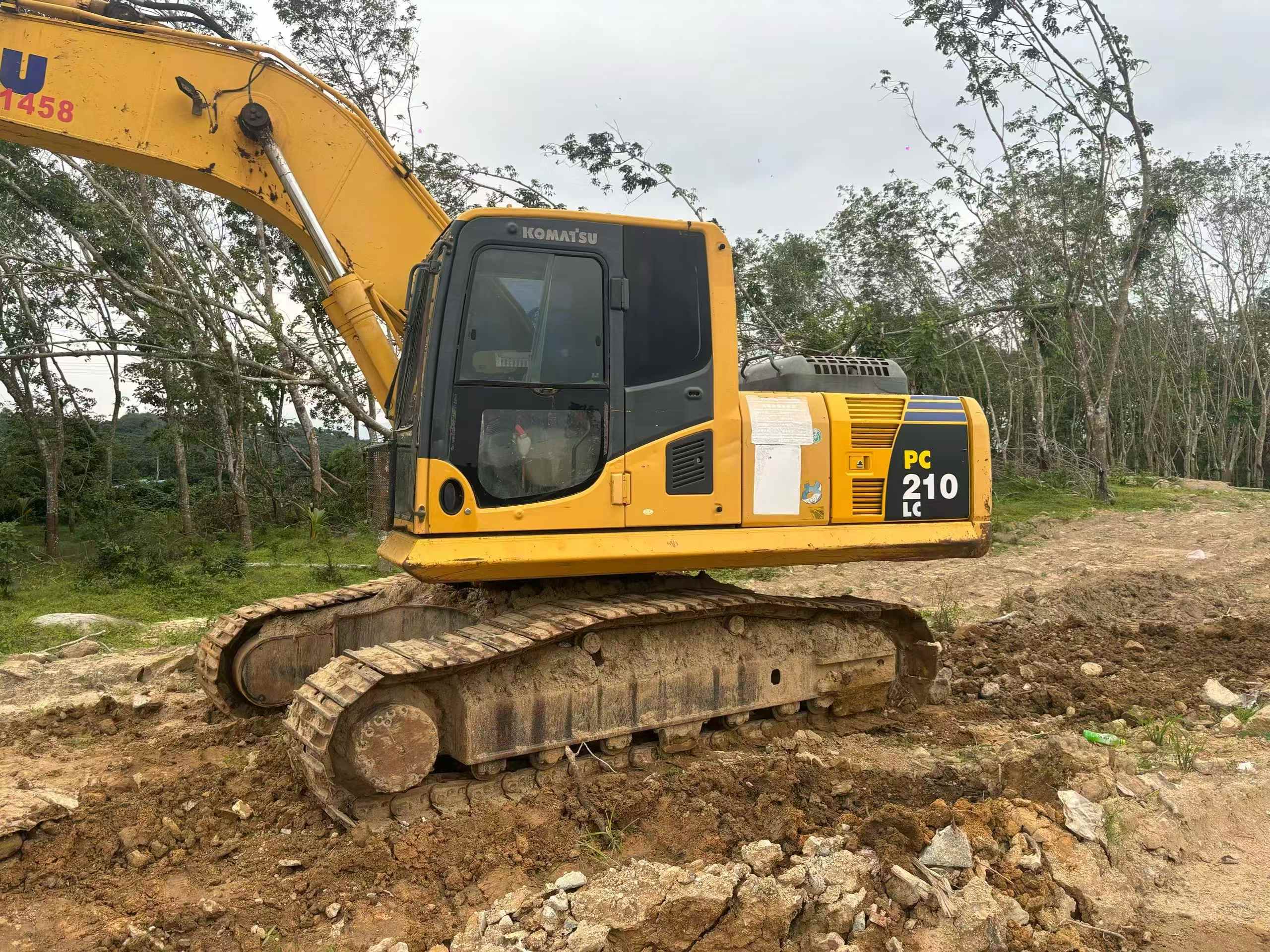 Used Komatsu PC210 Excavator 2016 Model