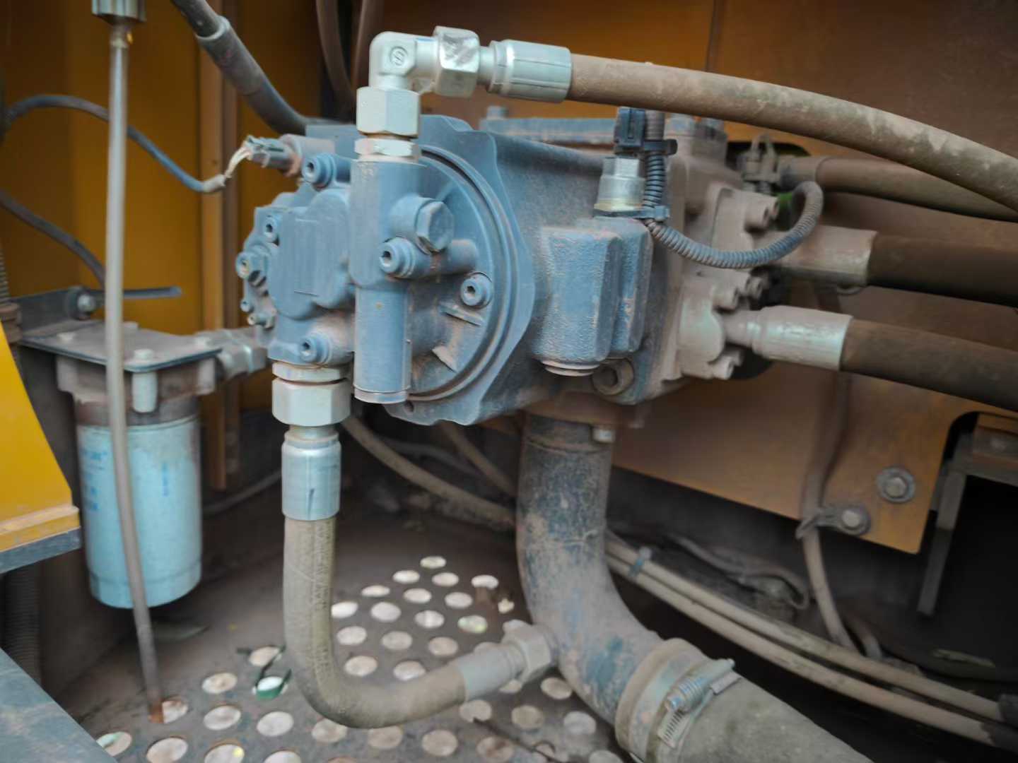 Used XCMG LW200 Excavator 2024 Model / 3