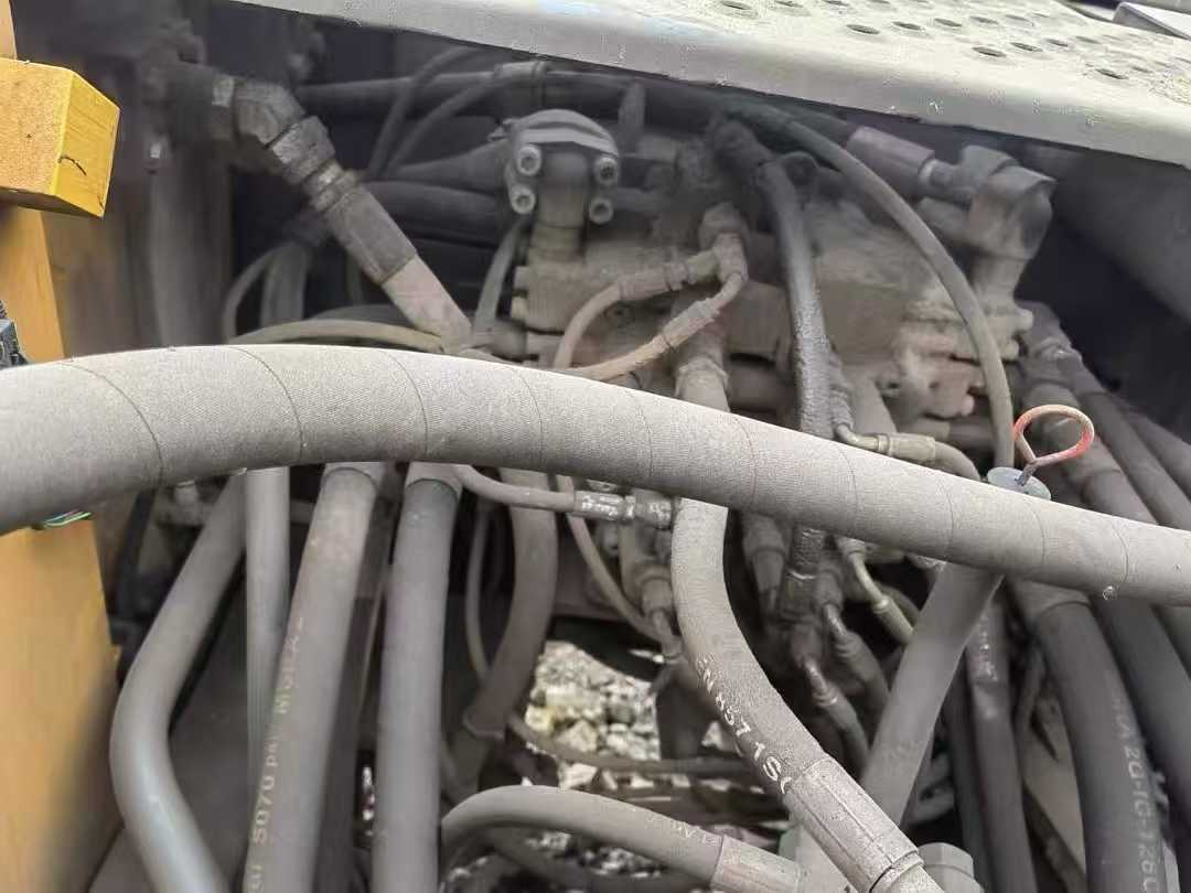 Used Volvo EC200 Excavator 2019 Model / 4