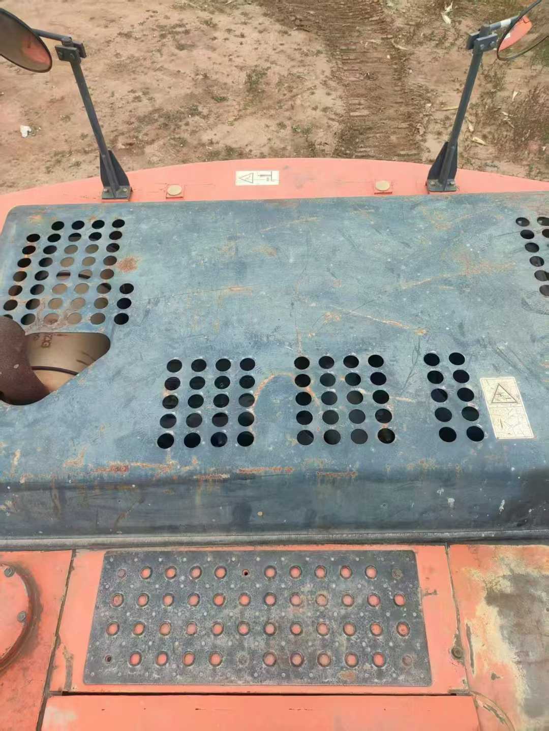 Used Hitachi ZX210H Excavator 2013 Model / 4