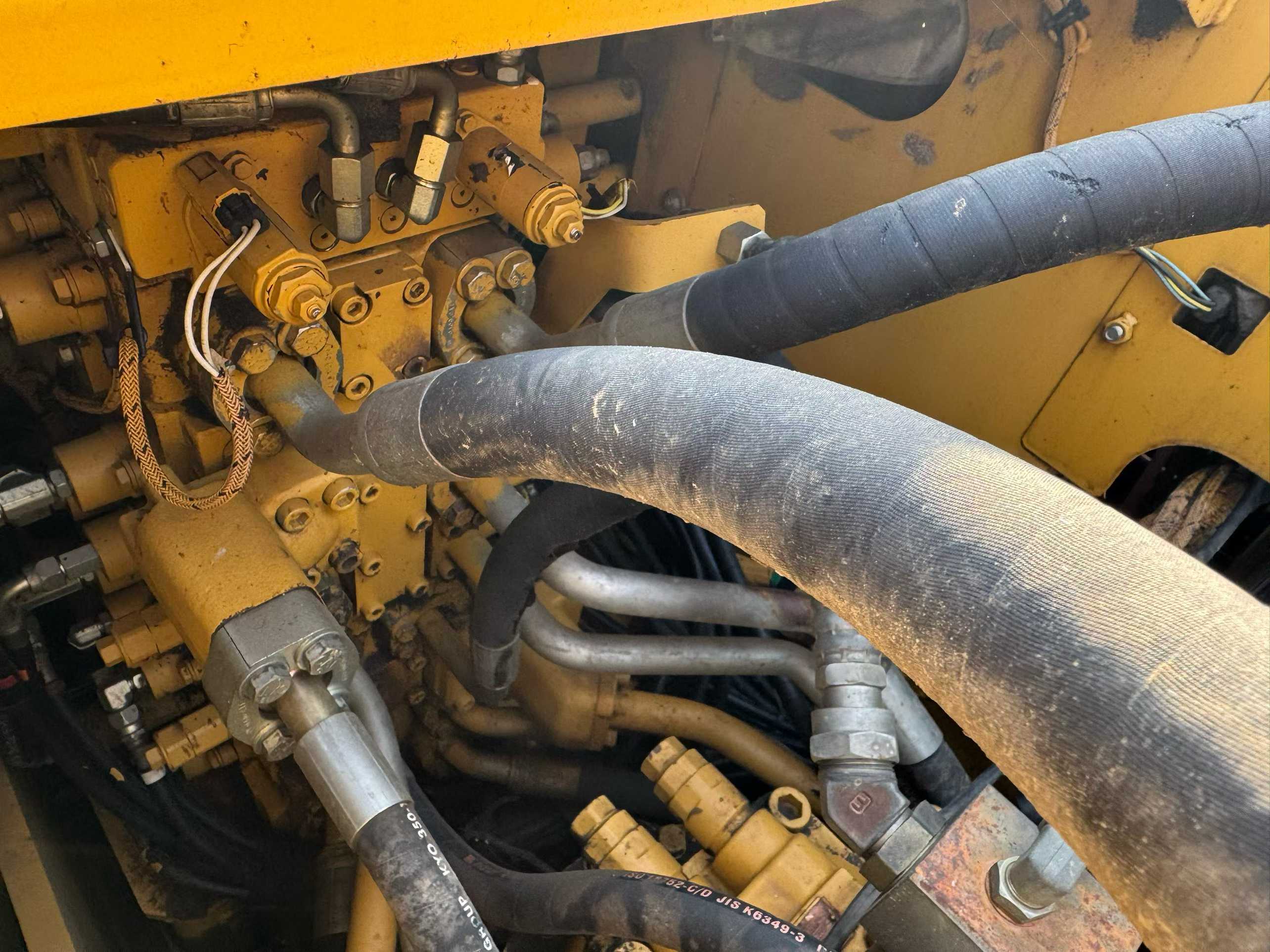 Used Caterpillar 320E Excavator 2016 Model / 5