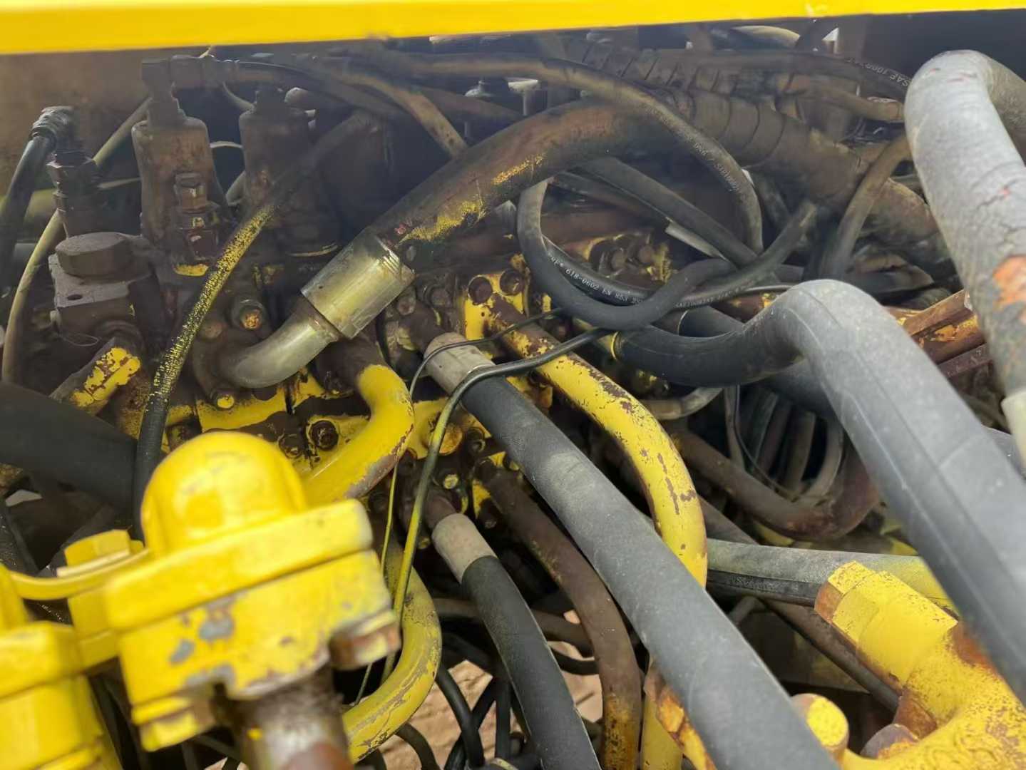 Used Komatsu PC200-6 Excavator 2016 Model / 6