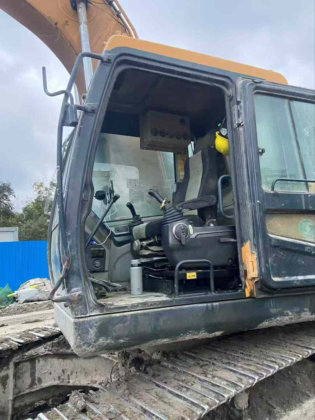 Used Hyundai R215VSN Excavator 2017 Model / 4