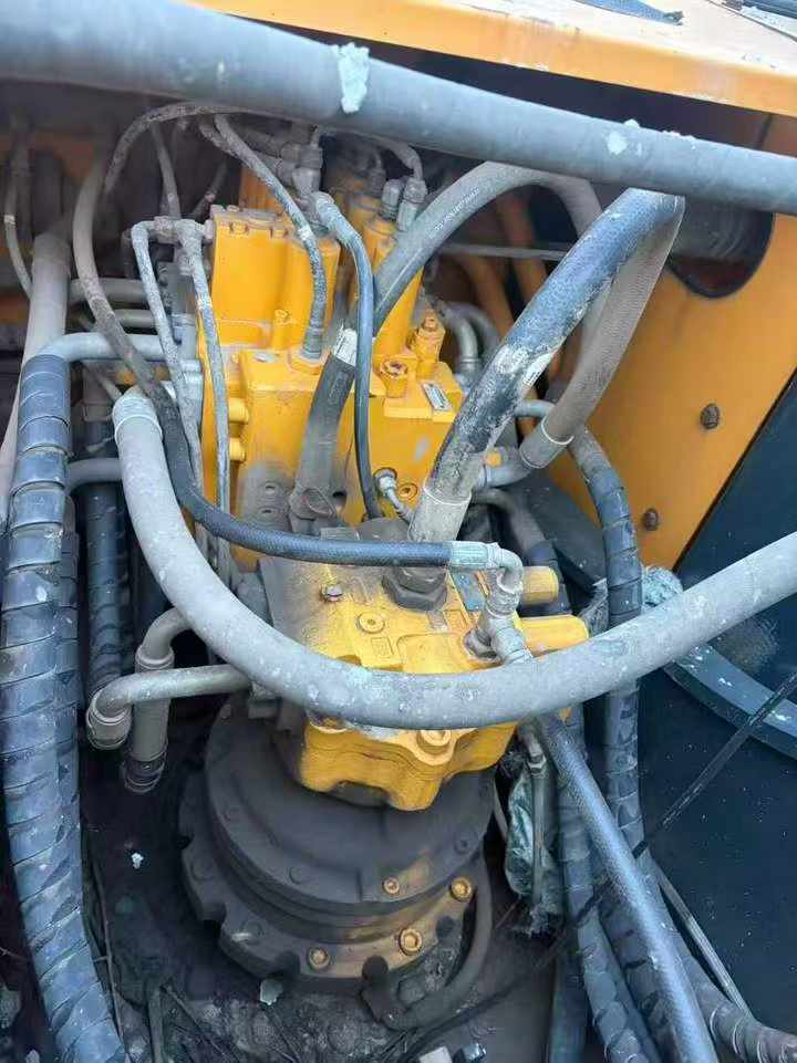 Used Hyundai R215VSN Excavator 2018 Model / 3