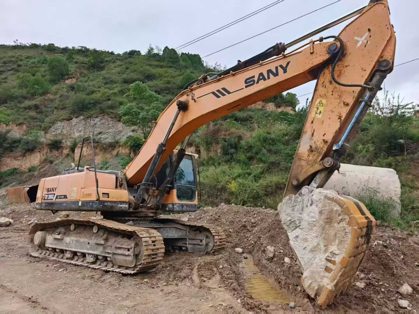 Used Sany SY85 Excavator 2013 Model / 2