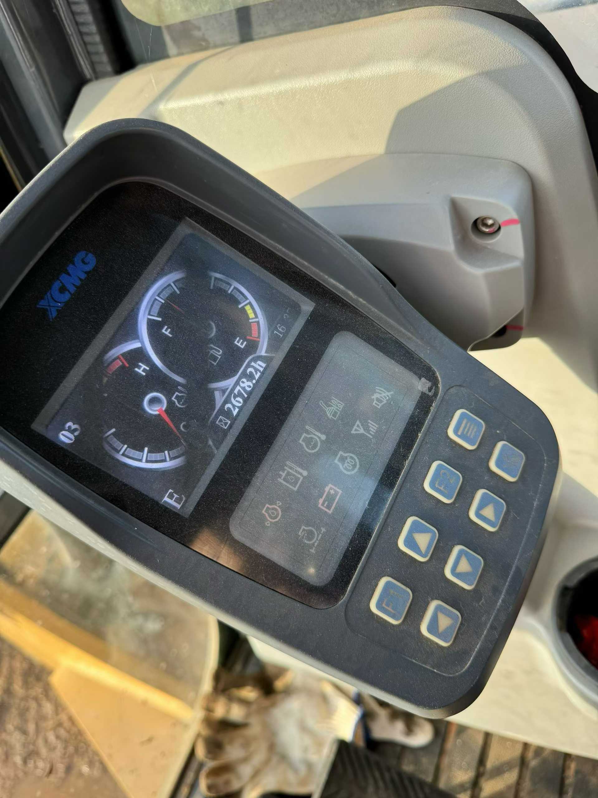 Used XCMG XE60 Excavator 2022 Model / 3