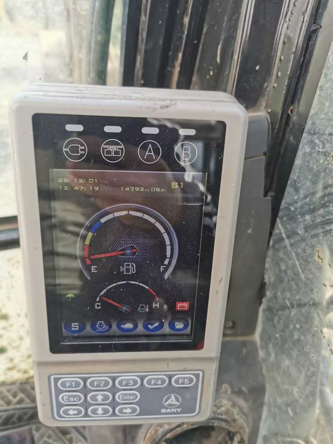 Used Sany SY115C Excavator 2016 Model / 9