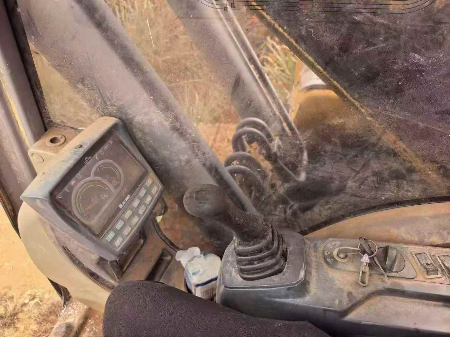 Used XCMG XE215 Excavator 2014 Model / 8