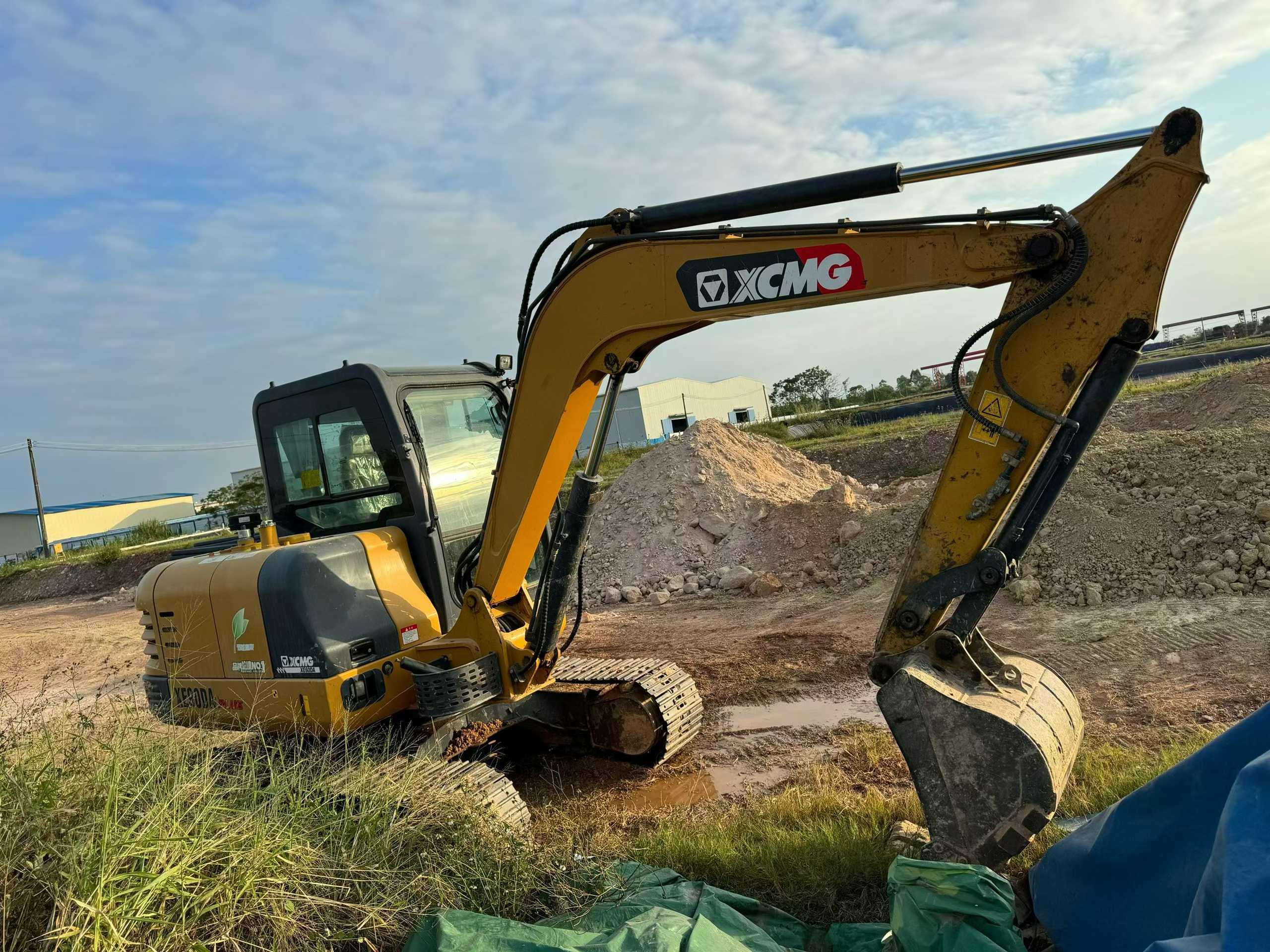 Used XCMG XE60 Excavator 2022 Model / 9